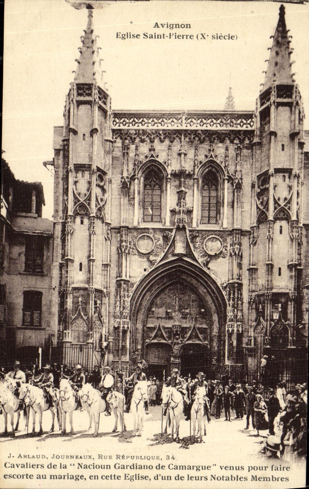 Camarguais de los caballos del Saint Pierre de Avignon Eglise de la POSTAL de la VENDIMIA