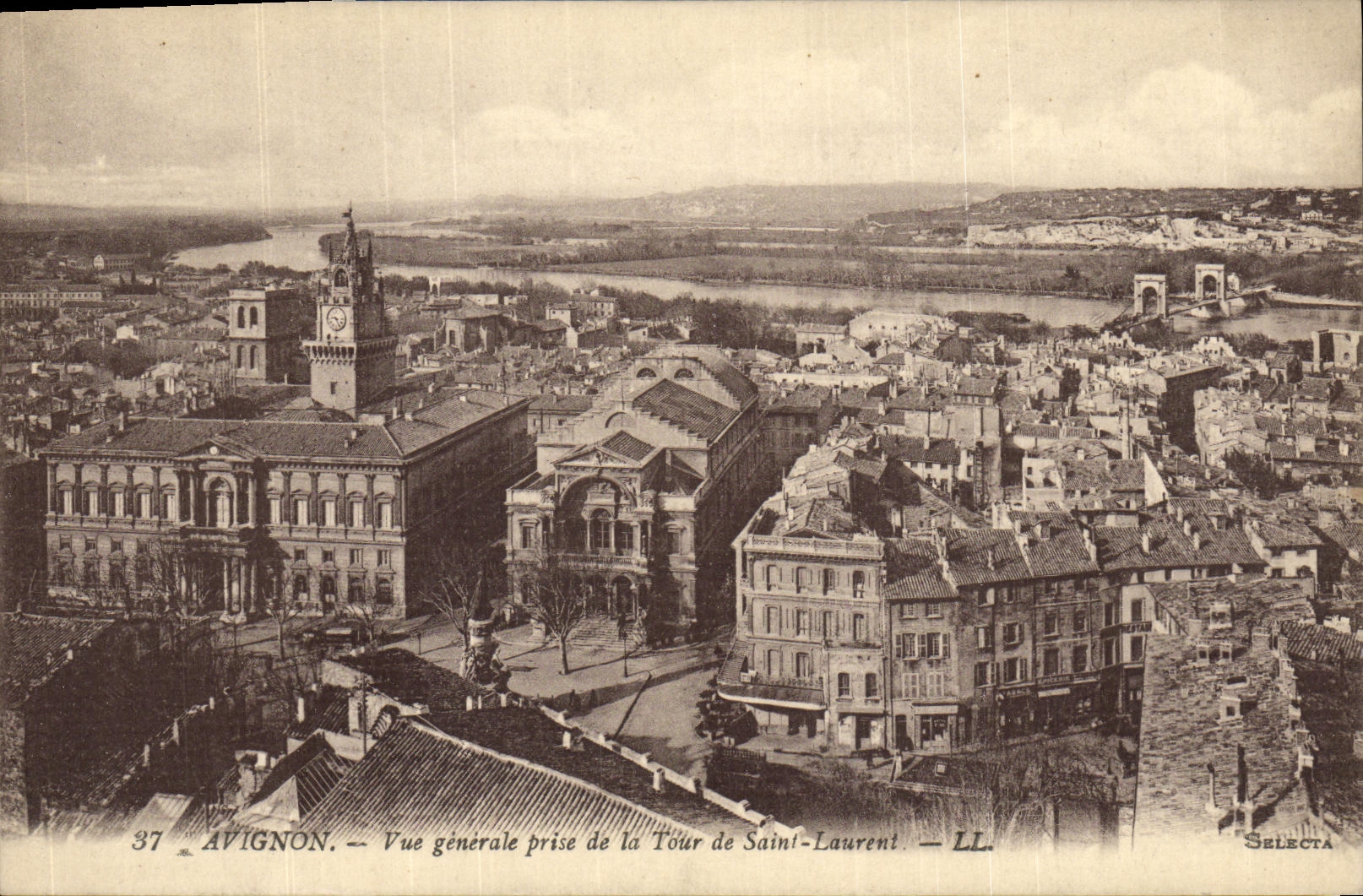 Opinion de Avignon de la POSTAL de la VENDIMIA tomada de la torre de Saint Laurent