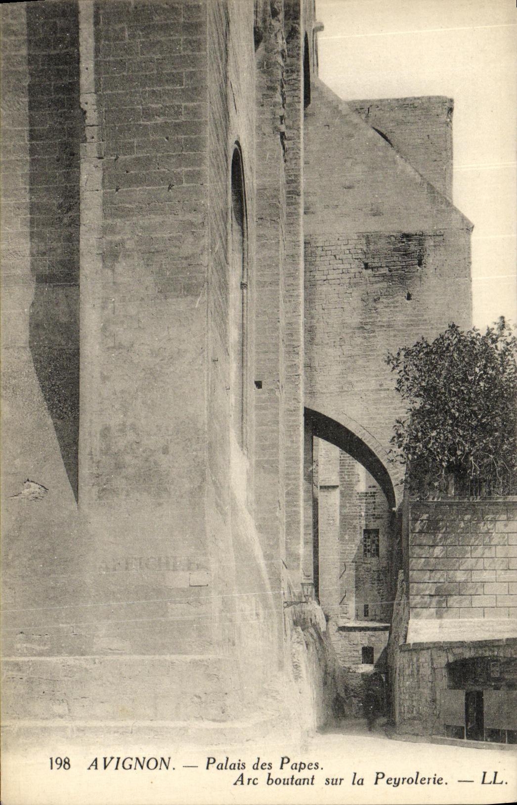 Paladar de Avignon de la POSTAL de la VENDIMIA de los papas Arc Paring On Peyrolerie