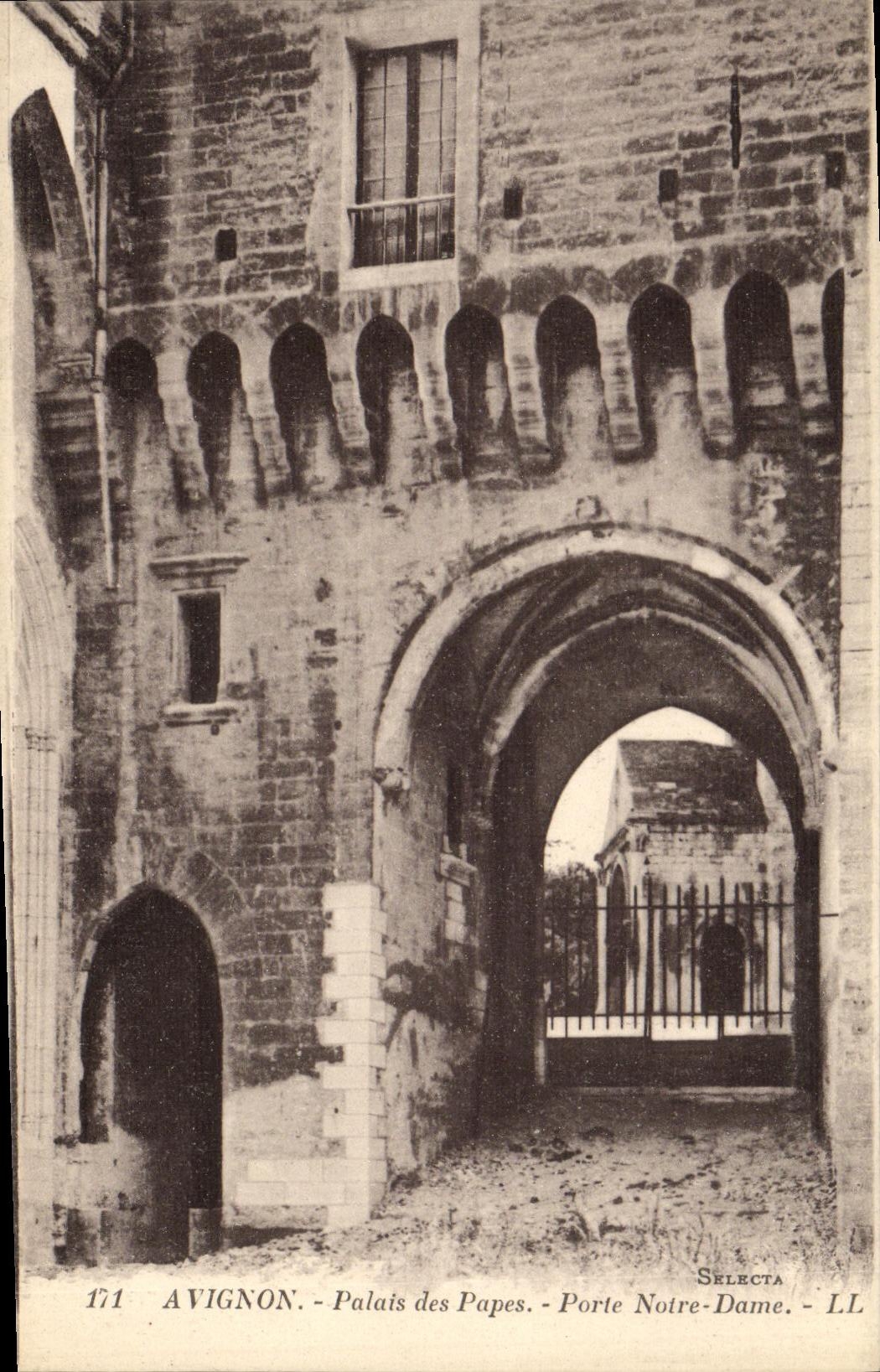 POSTAL Avignon Palais de la VENDIMIA de los papas Carries Notre Dame