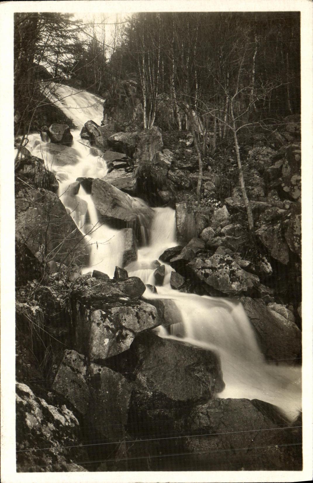 VINTAGE POSTCARD Cascade of the white lake
