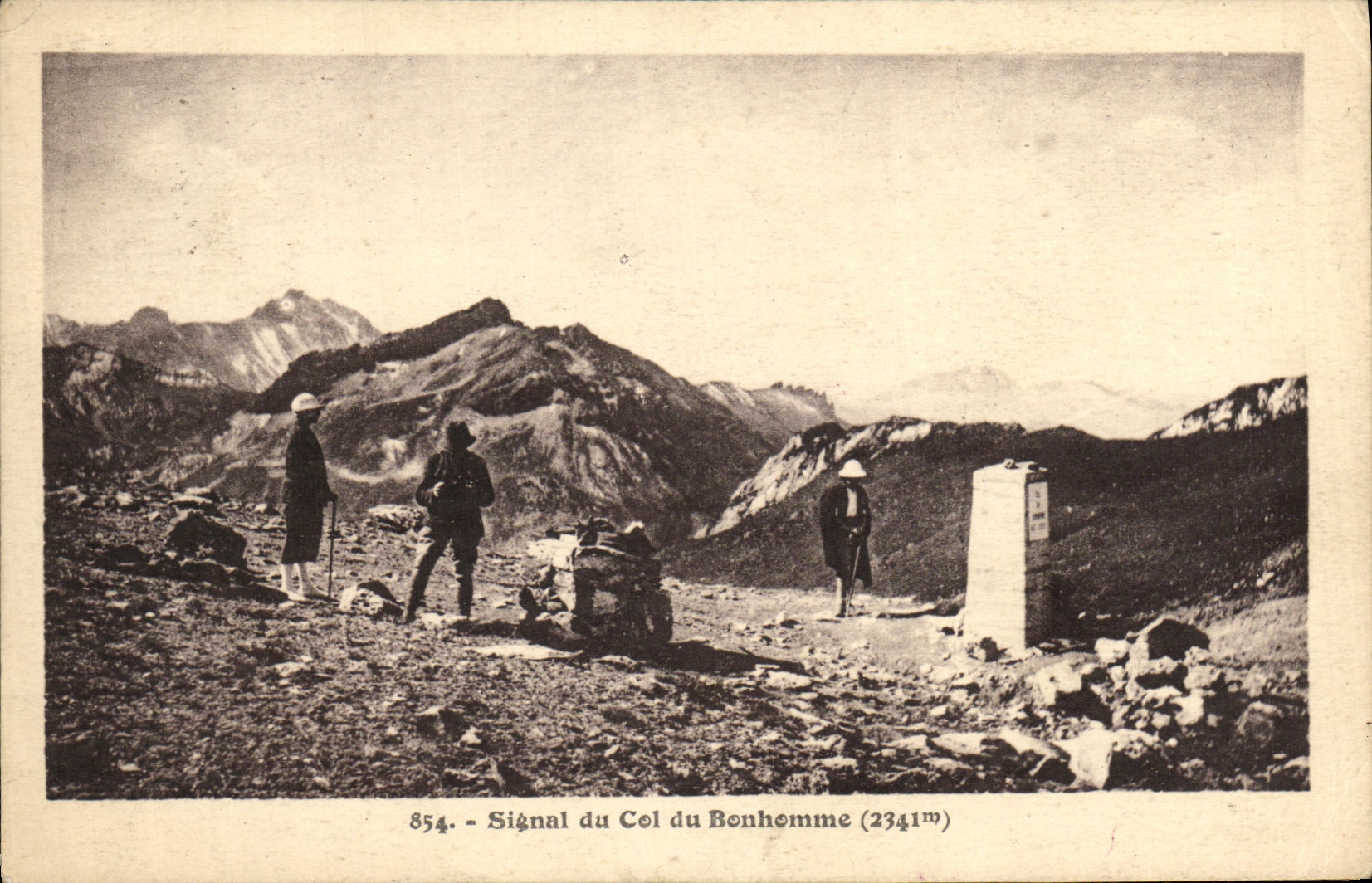 VINTAGE POSTCARD Signal Of the Collar Of the Catch