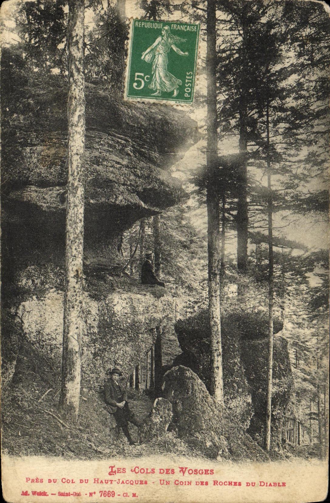 Collares de la POSTAL de la VENDIMIA de los Vosges cerca del collar de alto Jacques una esquina de las rocas del diablo