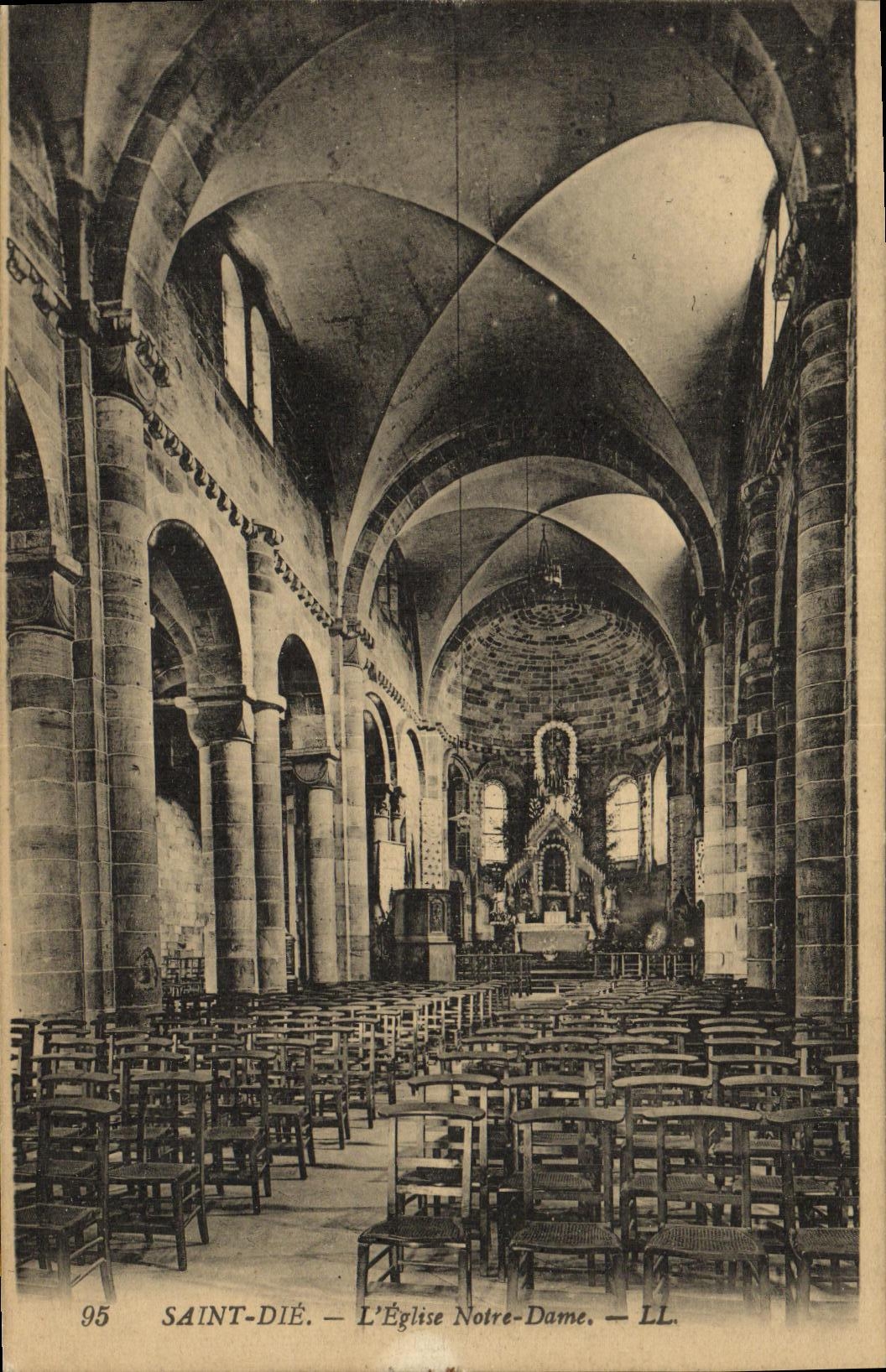 VINTAGE POSTCARD Saintt Die L Notre Dame Church