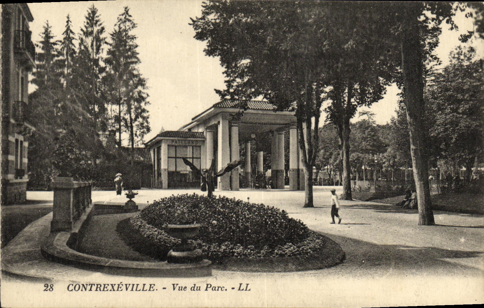 VINTAGE POSTCARD Contrexeville Seen Of Park