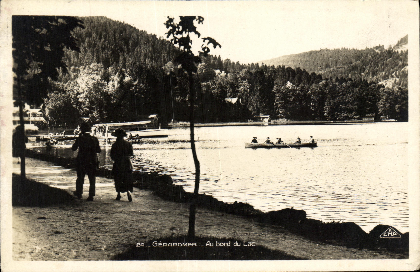 VINTAGE POSTCARD Gerardmer At the edge of the Lake