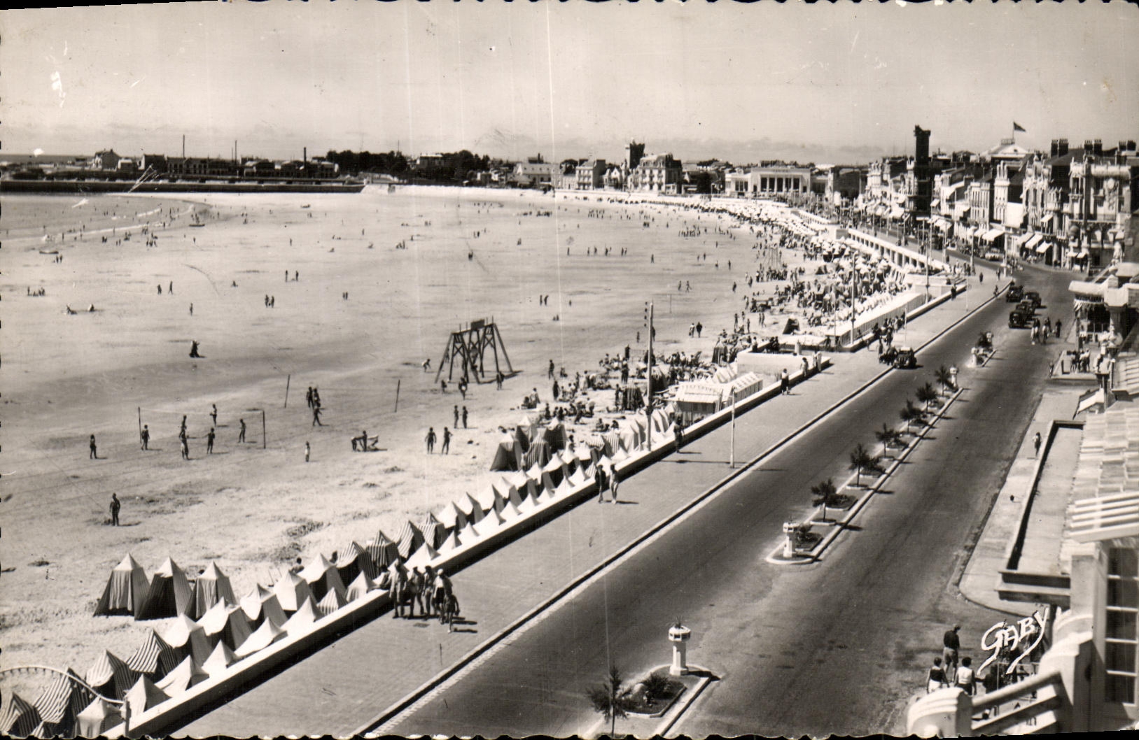CPSM Sands D Olonne the Embankment and the Beach Volleyball Ball