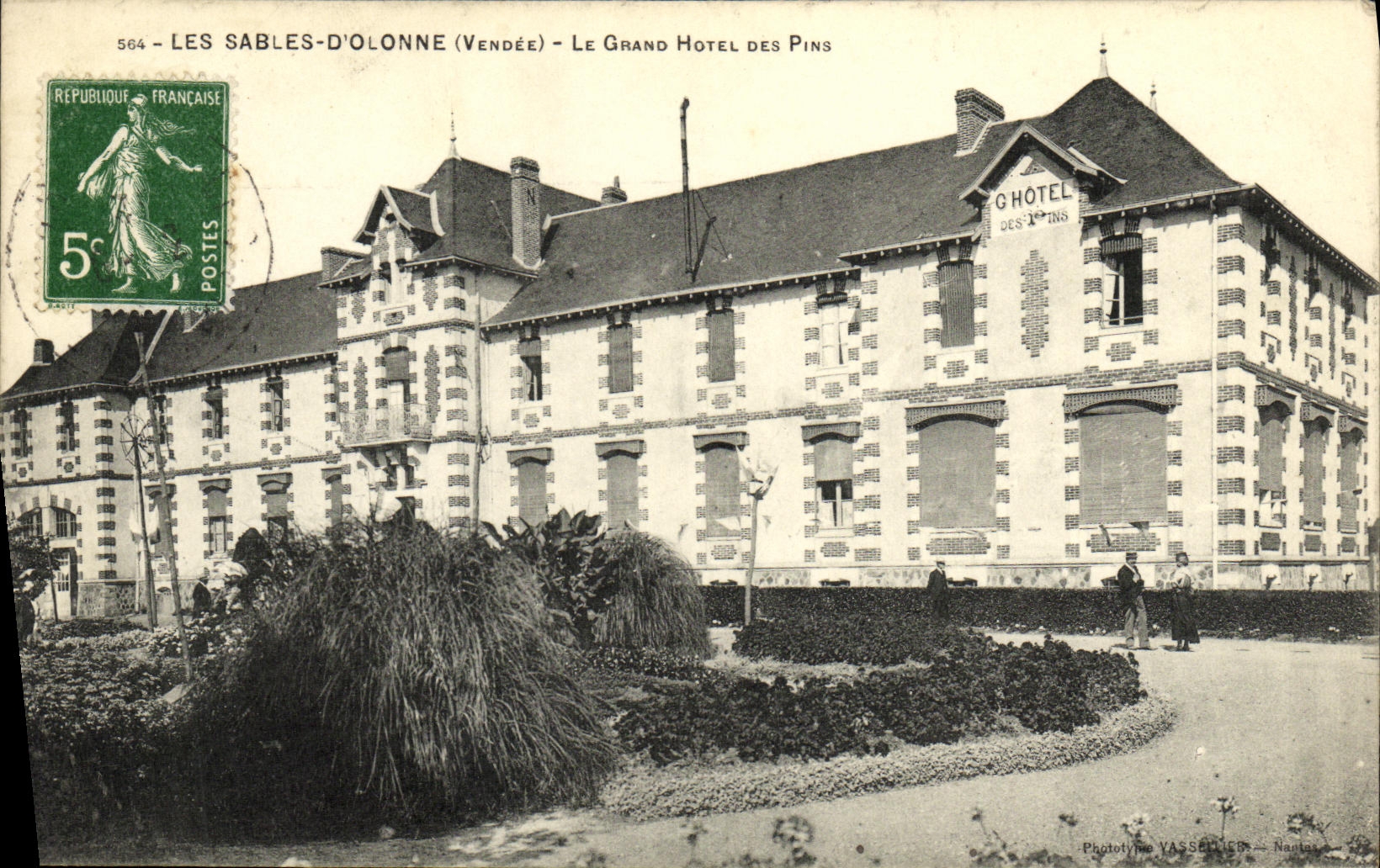 VINTAGE POSTCARD Sands D Olonne the Large Hotel of the Pines