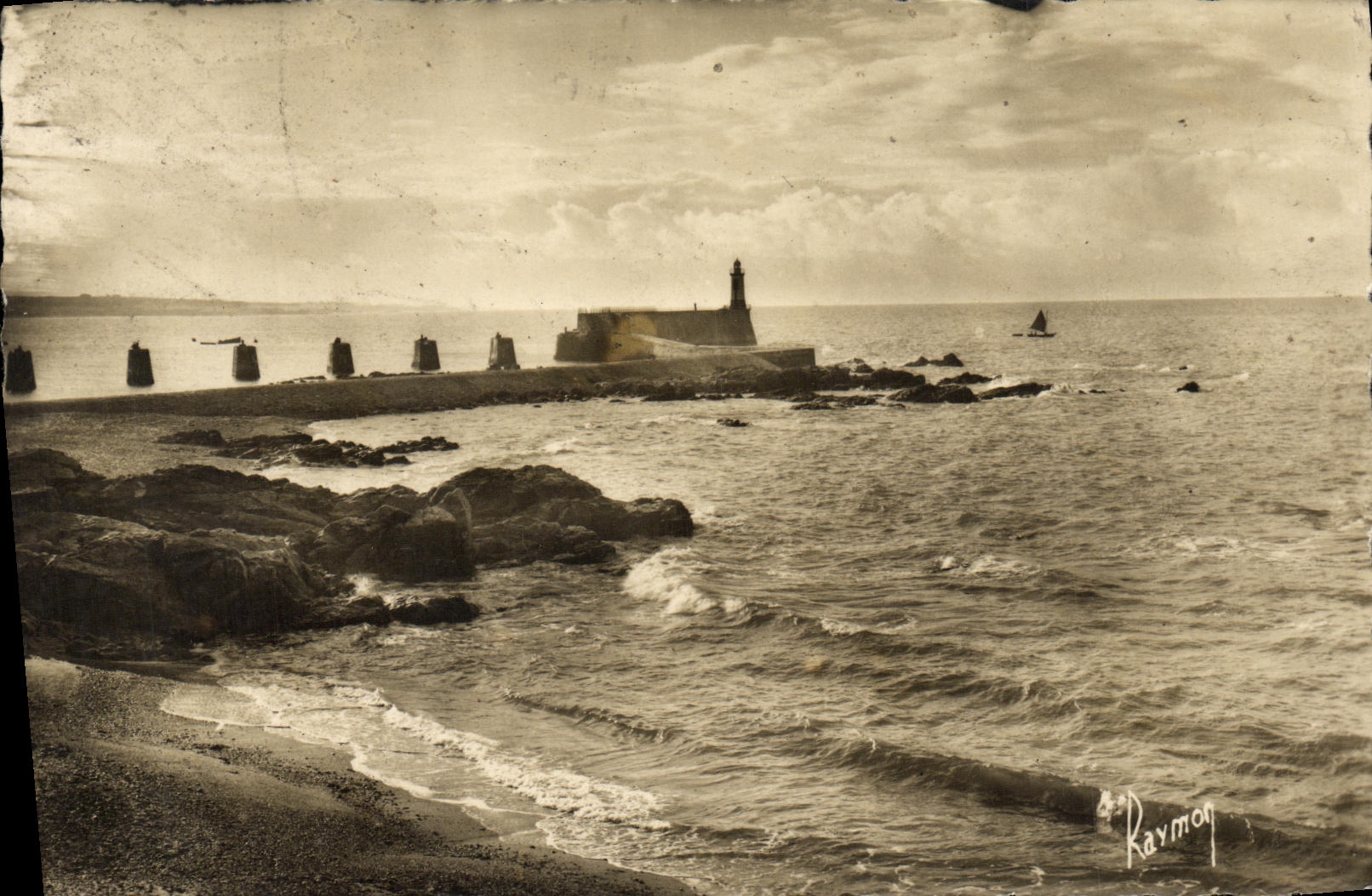 VINTAGE POSTCARD Sands D Olonne the Large Pier