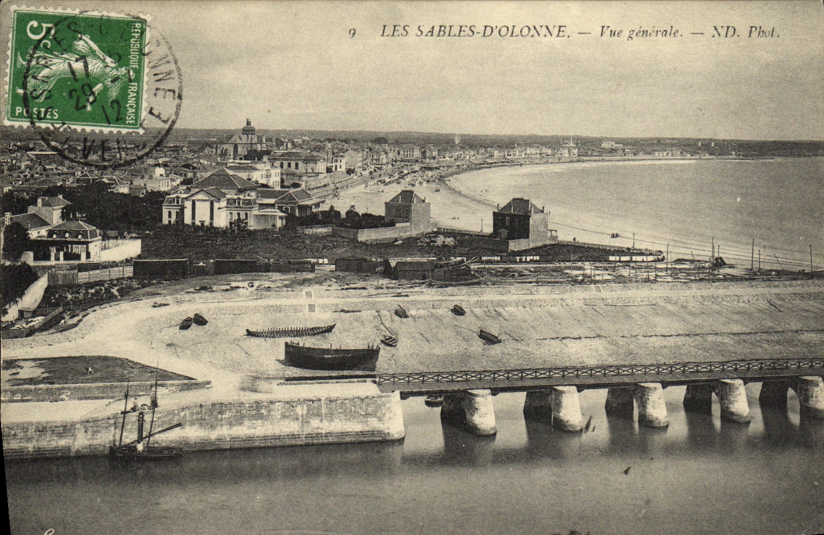 VINTAGE POSTCARD Sands D Olonne View