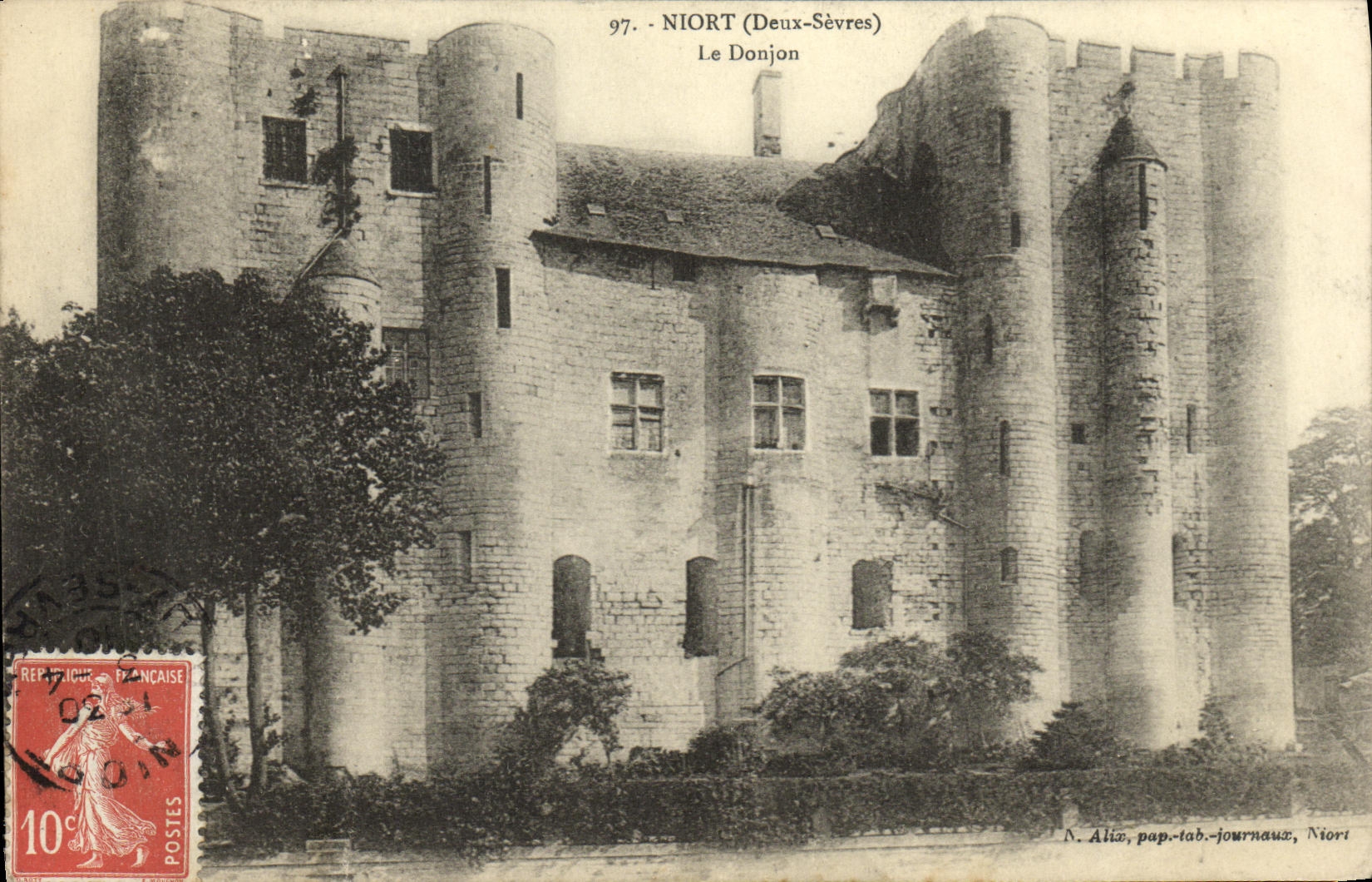 VINTAGE POSTCARD Niort the Keep