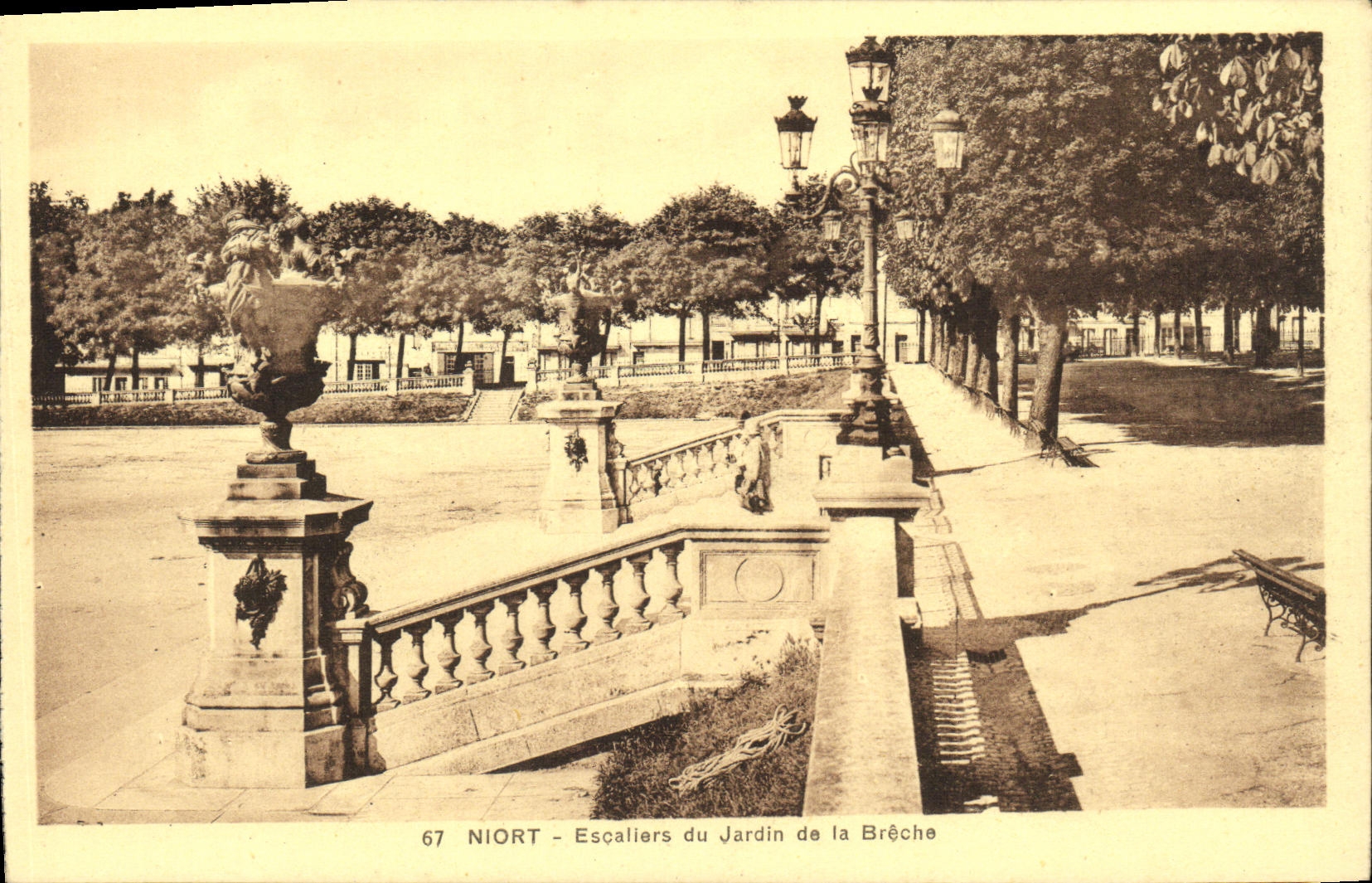 VINTAGE POSTCARD Niort Escaillers of the Garden of the Breach