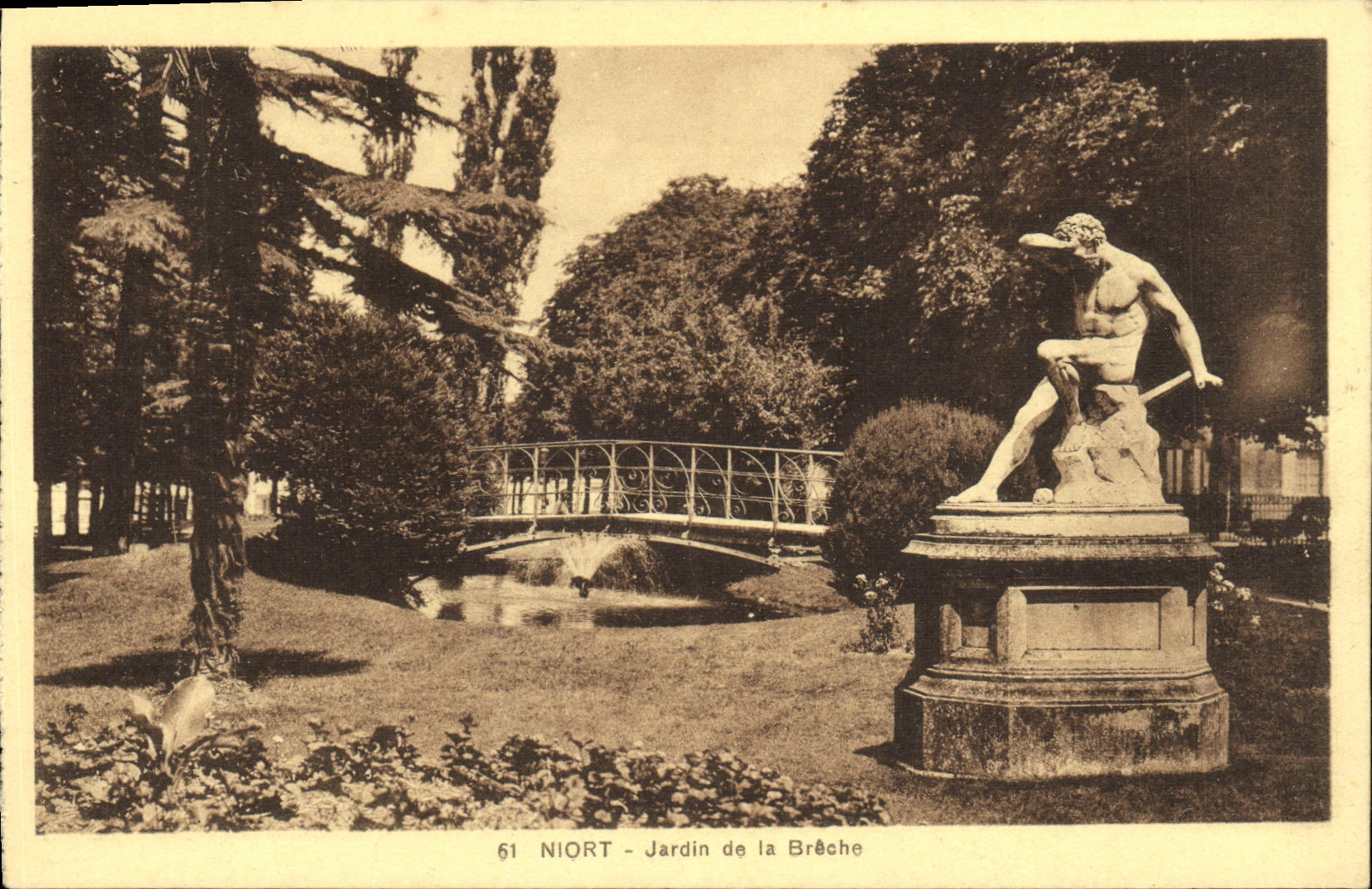 VINTAGE POSTCARD Niort Garden of the Breach