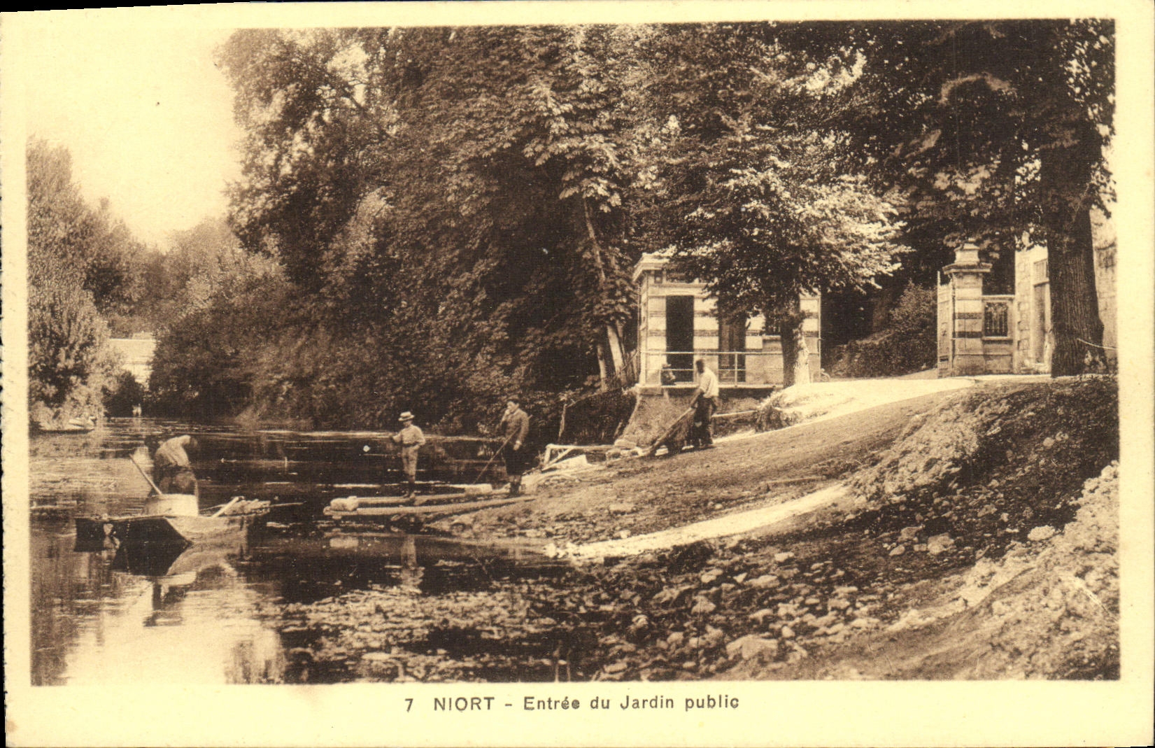 VINTAGE POSTCARD Niort Entered Of the Public garden nice shot
