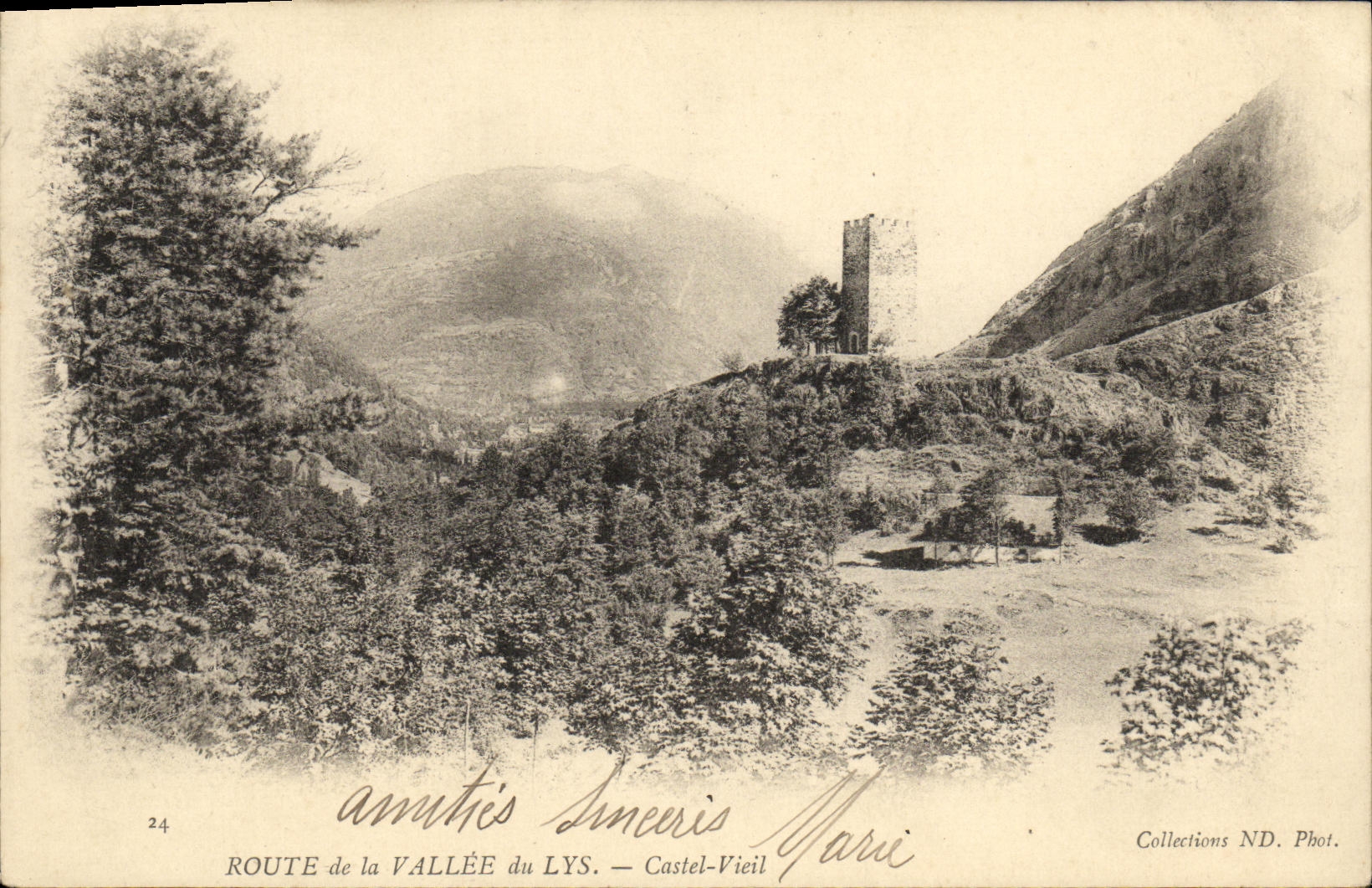 VINTAGE POSTCARD Road of the Valley of the Lily Old Manor house