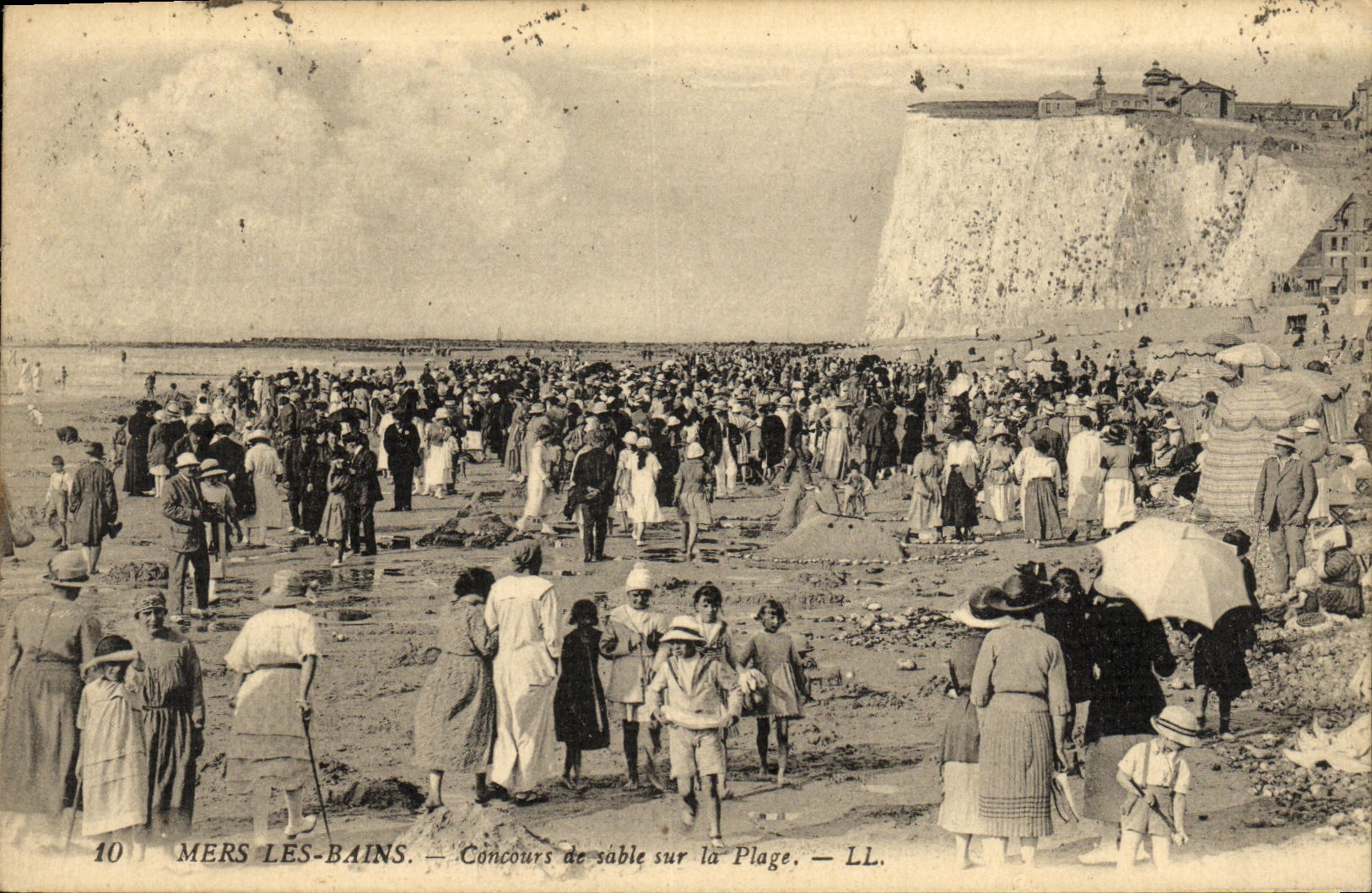 VINTAGE POSTCARD Seas les Bains Sand Contest On the Beach