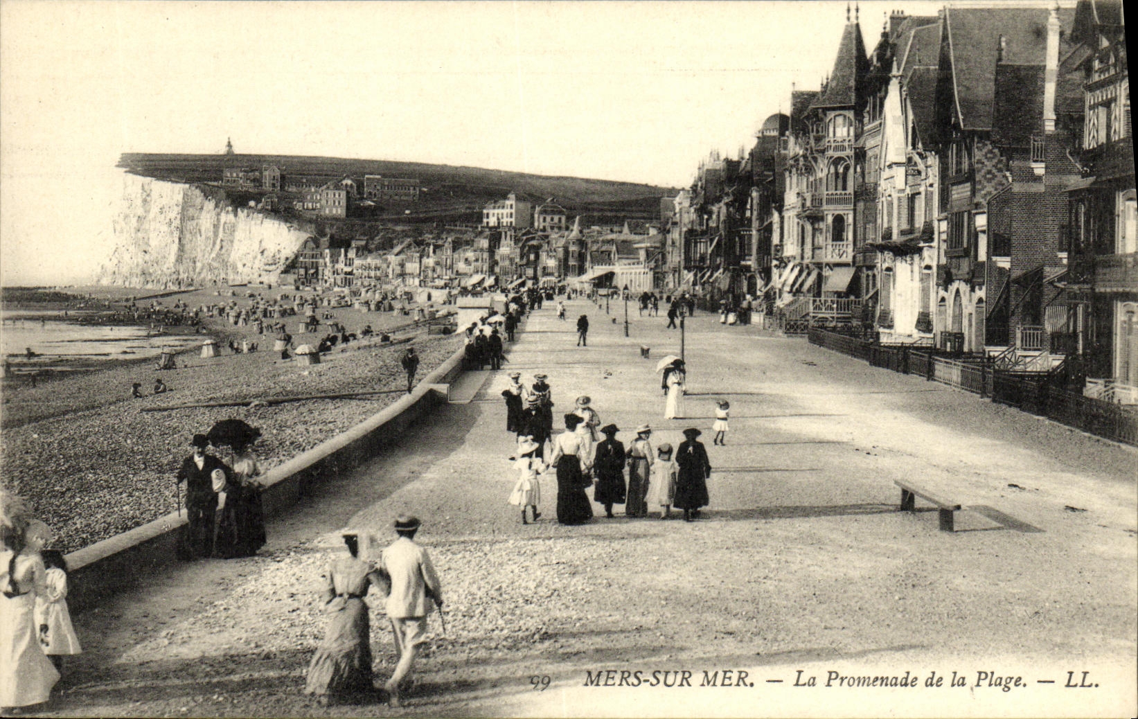VINTAGE POSTCARD Seas les Bains the Walk of the Beach