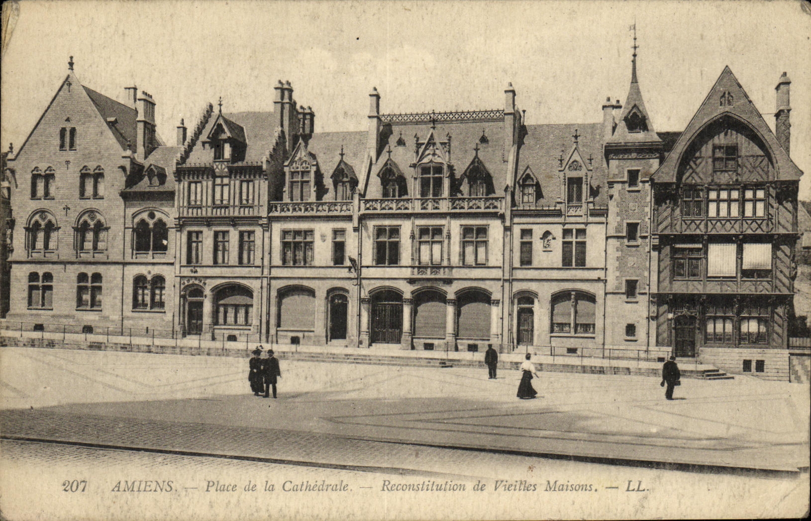 VINTAGE POSTCARD Amiens Places Cathedral Reconstitution of old houses