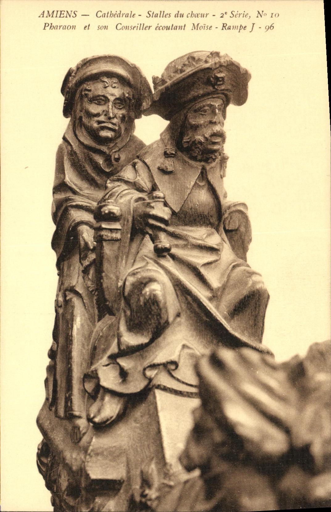 Paradas de la catedral de Amiens de la POSTAL de la VENDIMIA del estribillo Pharaon y de su consejero que escucha el apoyo