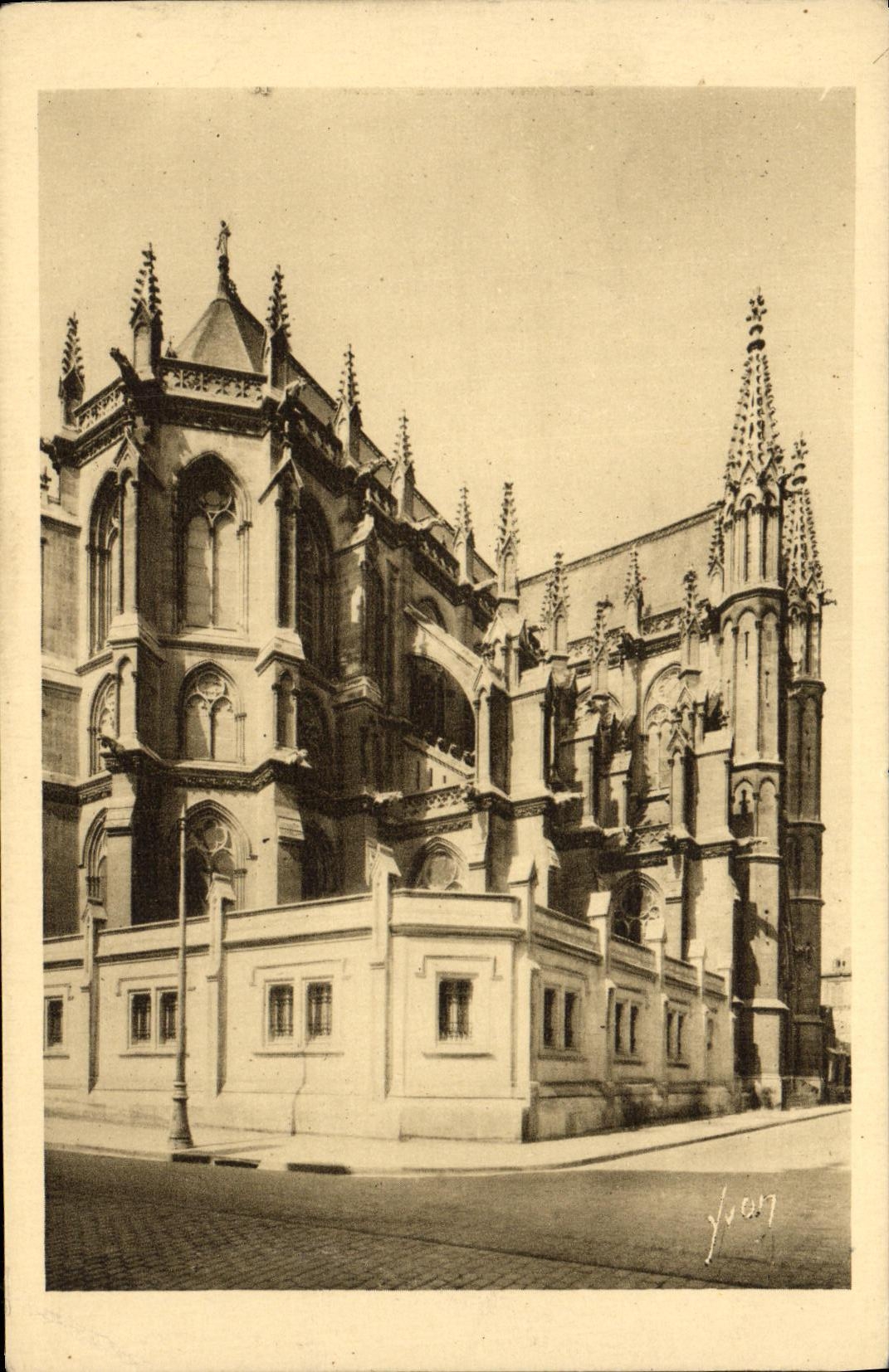 VINTAGE POSTCARD Amiens Church St Remy