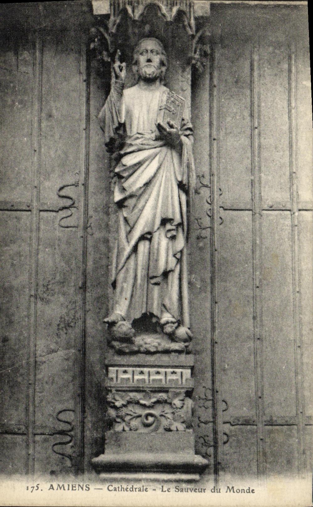 VINTAGE POSTCARD Amiens Cathedral the Saver of the World