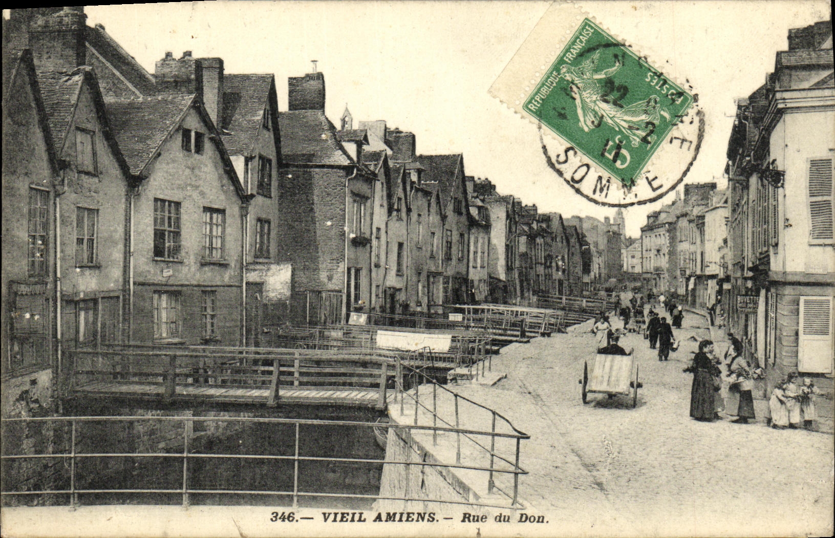 VINTAGE POSTCARD Old Amiens Street of the Gift