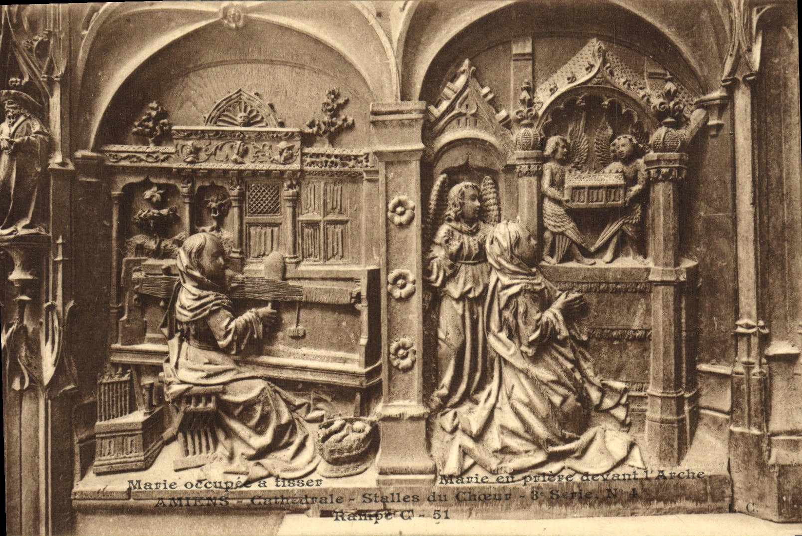 VINTAGE POSTCARD Amiens Cathedrale Stalls of the Mraie Chorus occupied has to weave Marie in prayer in front of L arch