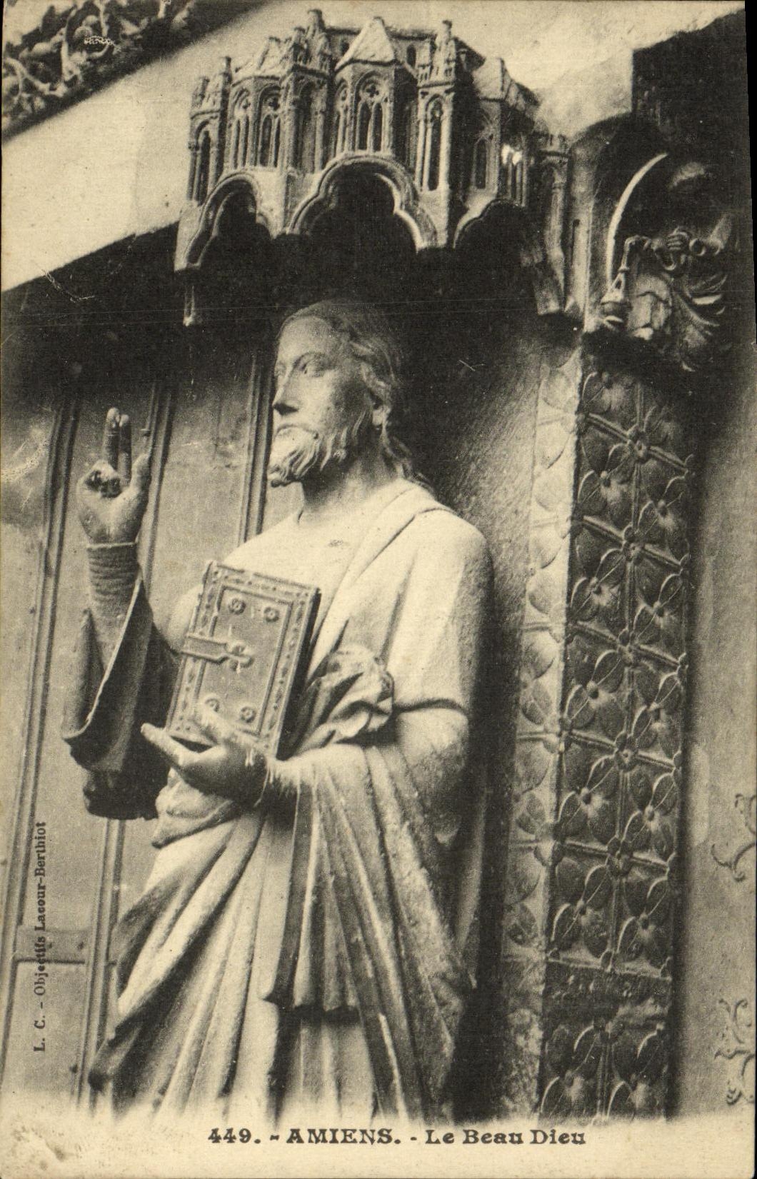 VINTAGE POSTCARD Amiens the Beautiful God