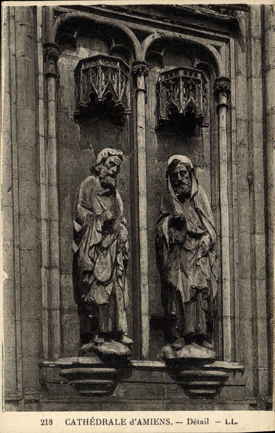 VINTAGE POSTCARD Amiens Cathedral Detail