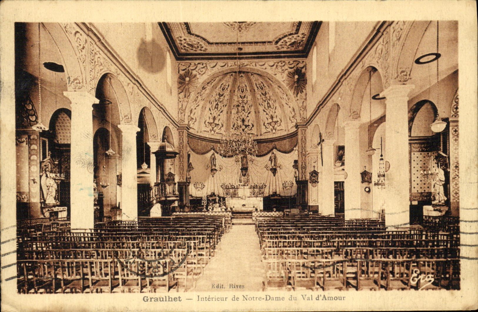 VINTAGE POSTCARD Interior Graulhet of Notre Dame of the Valley D Love