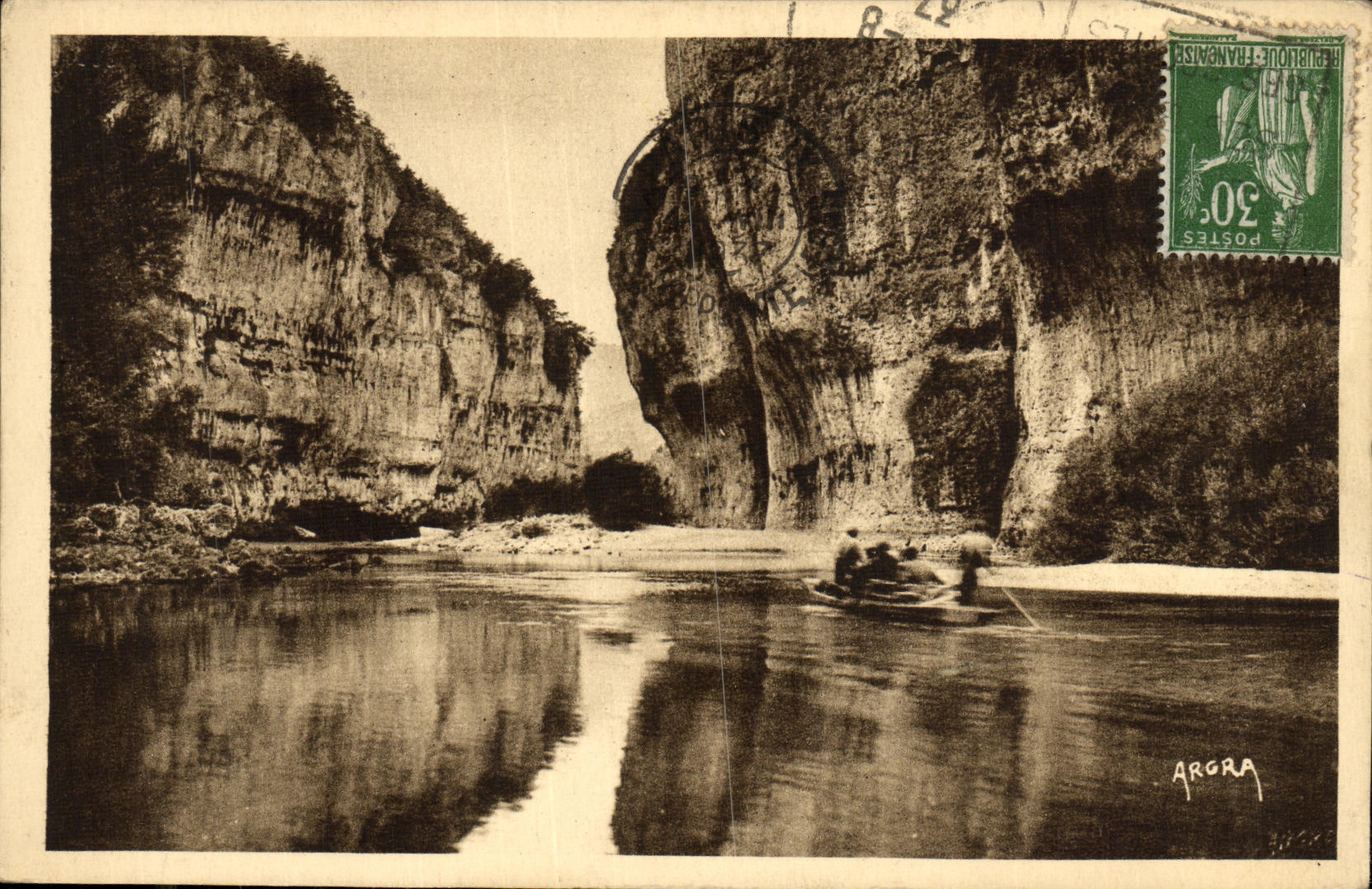 VINTAGE POSTCARD Gorges of the Tarn Straits