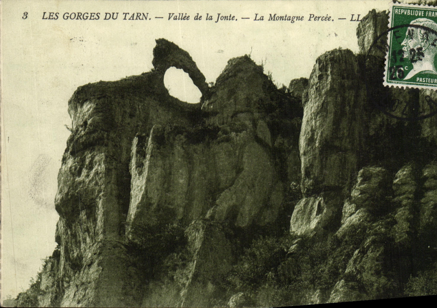 Gargantas de la POSTAL de la VENDIMIA del valle del Tarn del de Jonte agujereado montana