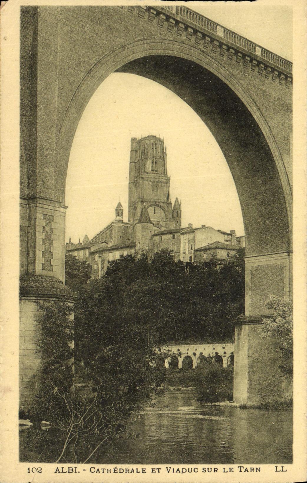 Catedral y viaducto de Albi de la POSTAL de la VENDIMIA en el Tarn
