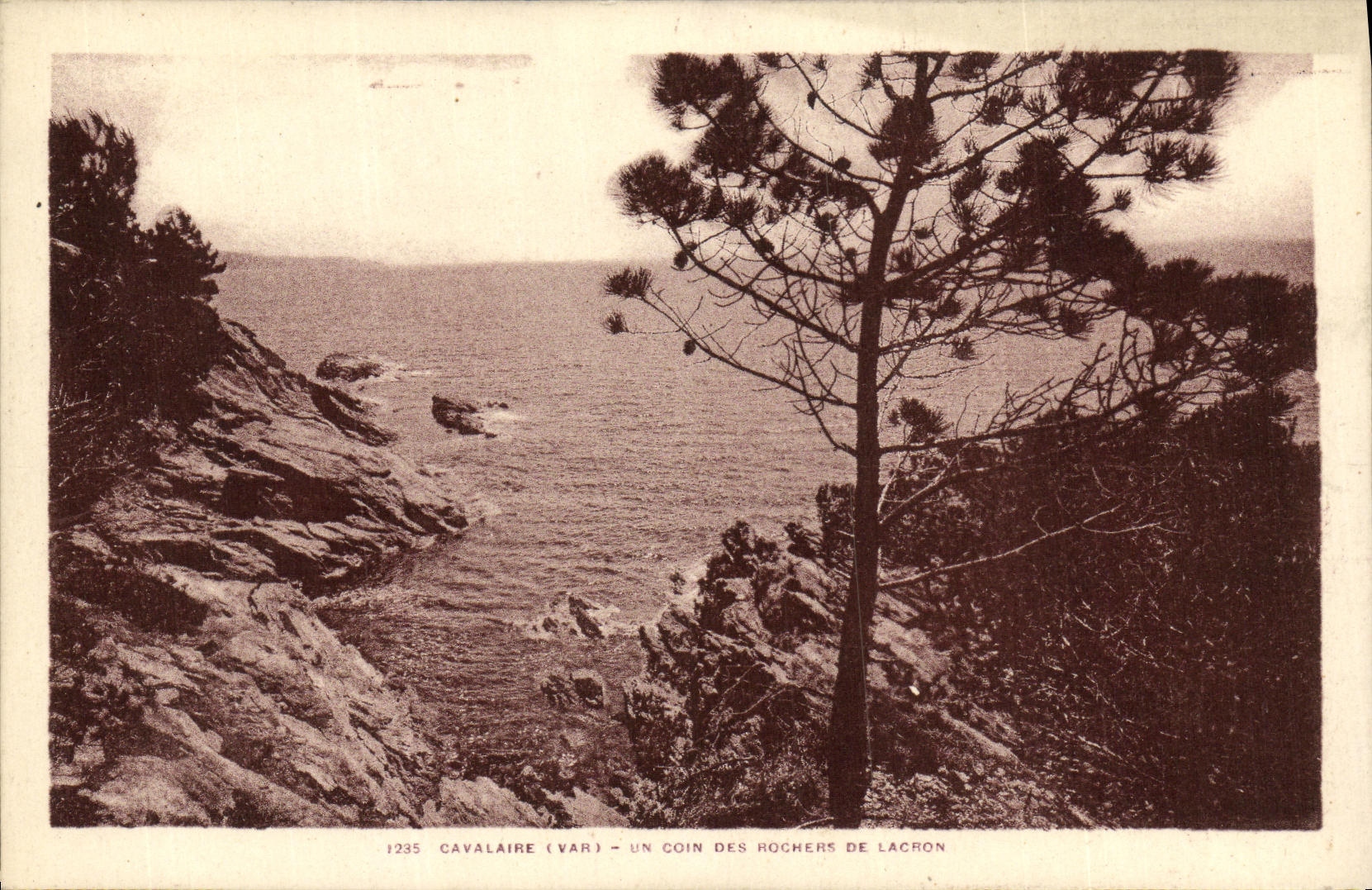 POSTAL Cavalaire de la VENDIMIA una esquina de las rocas de Lacron