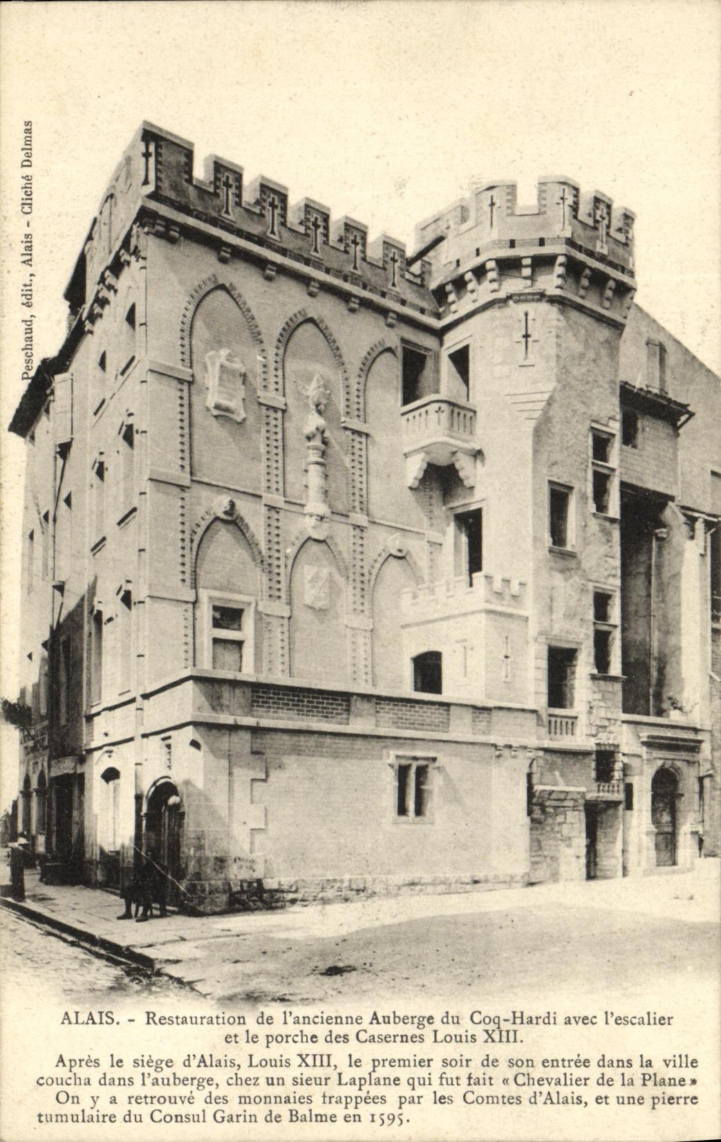 CPA Alais Restauration de I ancienne Auberge du Coq Hardi avec l escalier et le porche des casernes Louis XIII