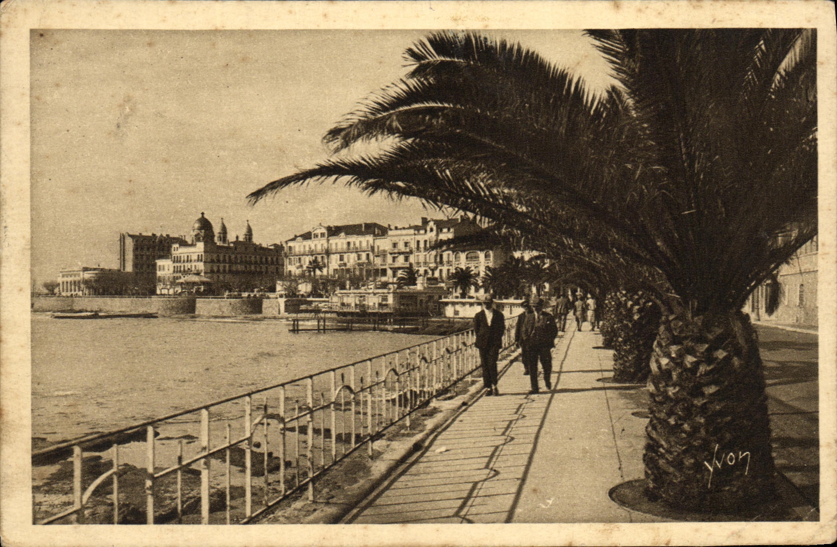 VINTAGE POSTCARD Holy Raphael Boulevard Felix Martin