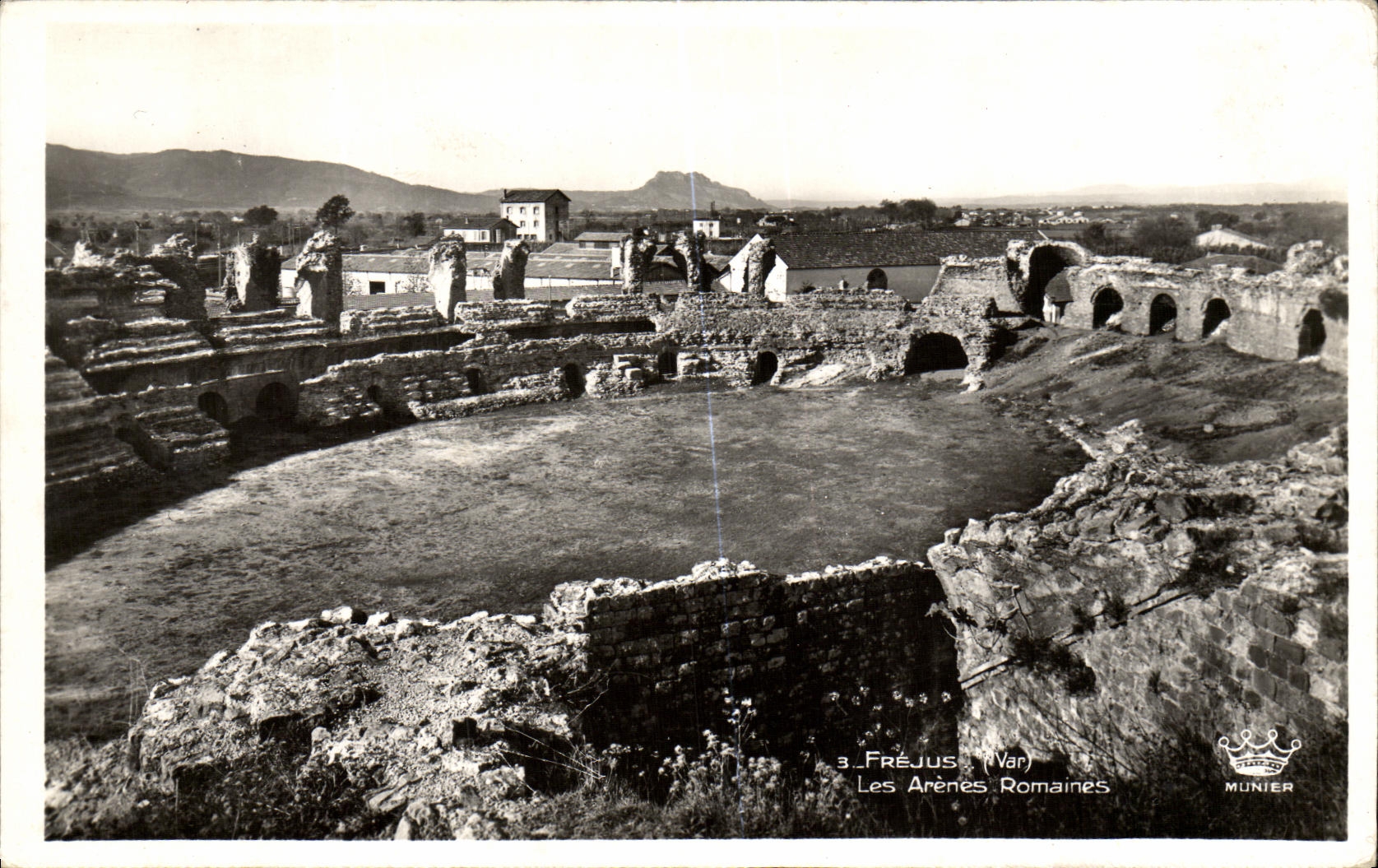 VINTAGE POSTCARD Frejus the arena Romans