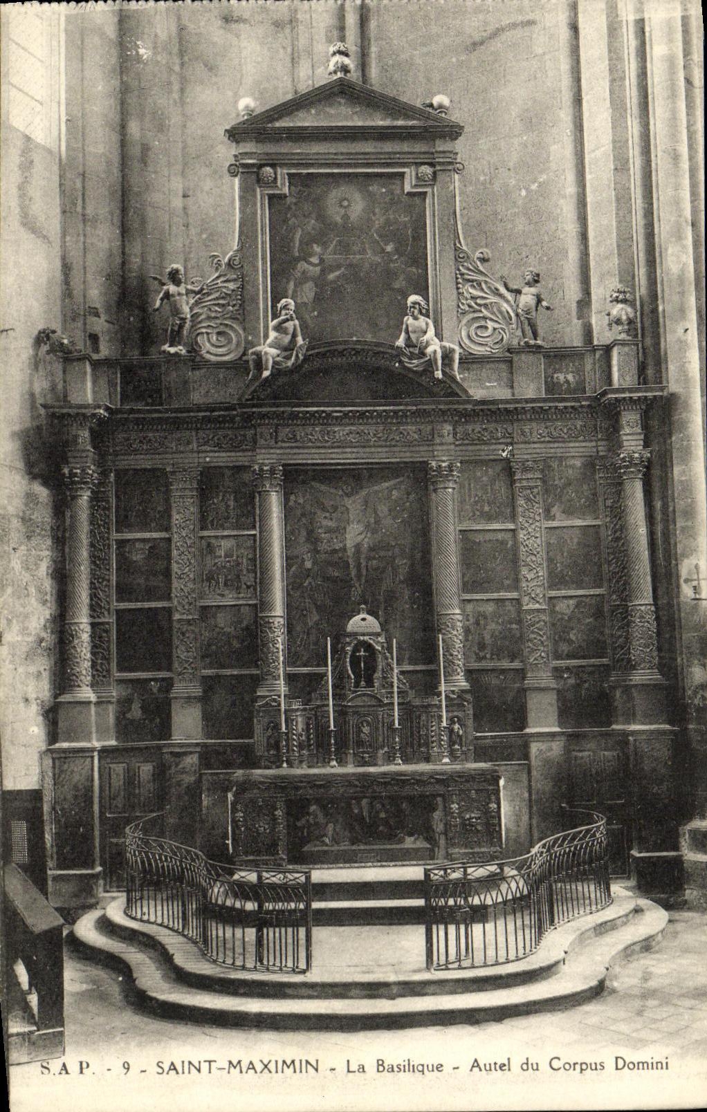 CPA Sainte Maximin La Basilique Autel du Corpus Domini