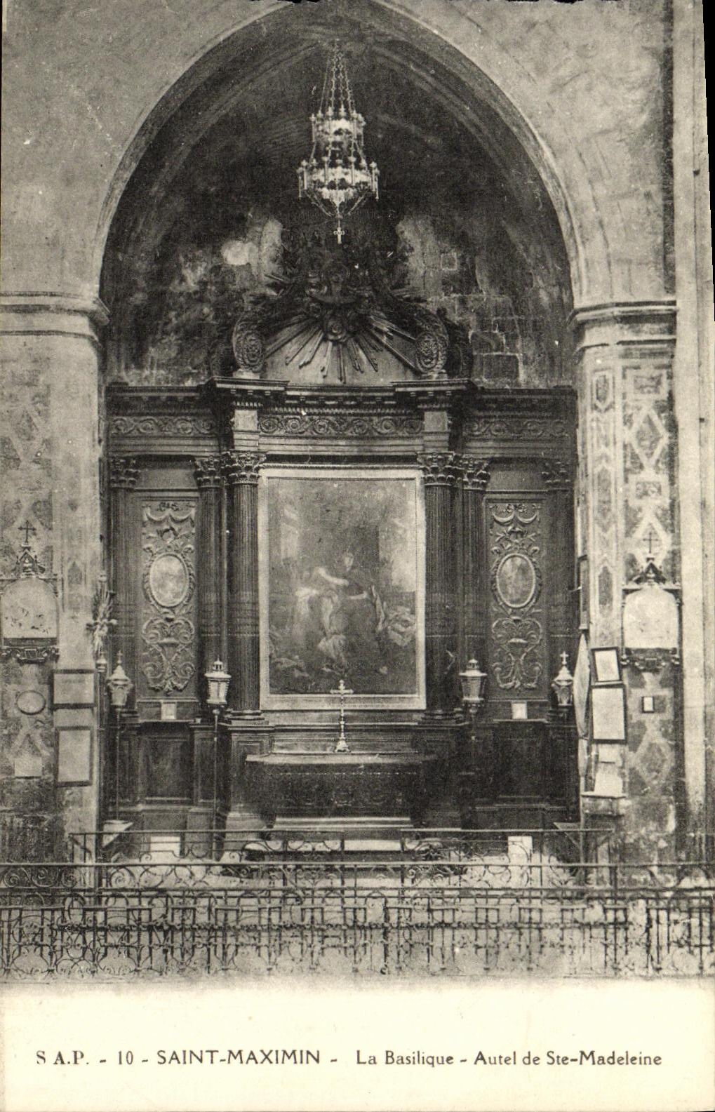 CPA Sainte Maximin La Basilique Autel de Ste Madeleine