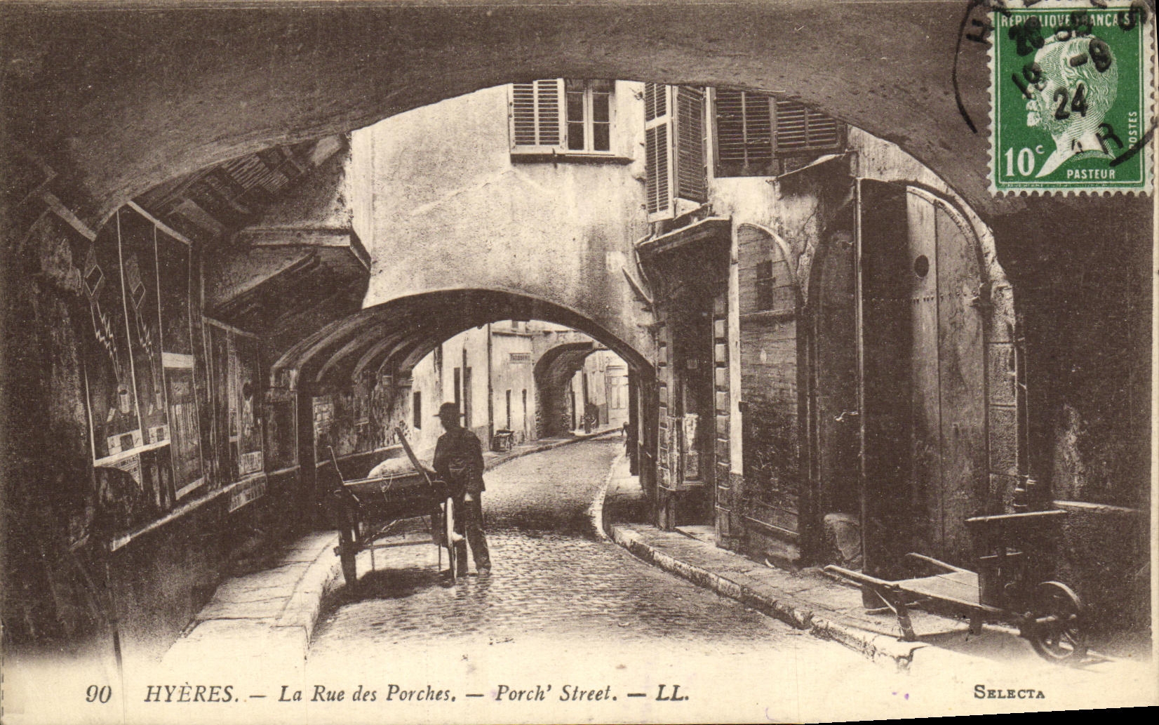 POSTAL Hyeres de la VENDIMIA la calle de los porticos