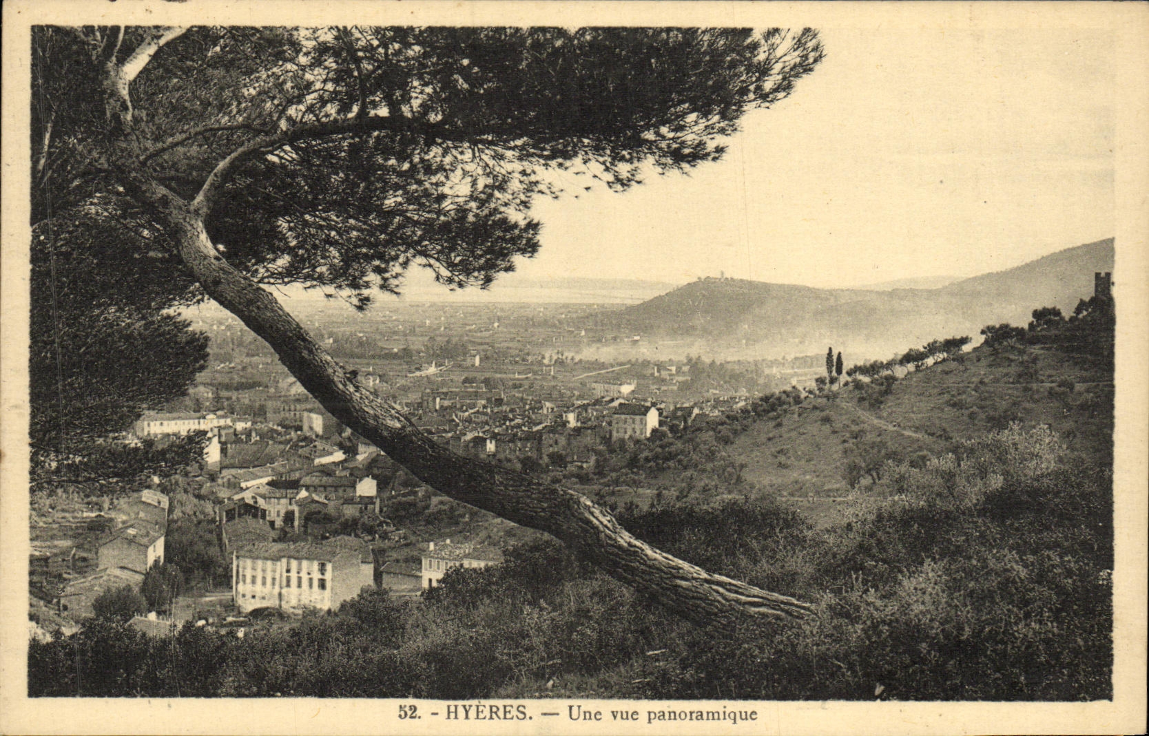 POSTAL Hyeres de la VENDIMIA una vista panoramica