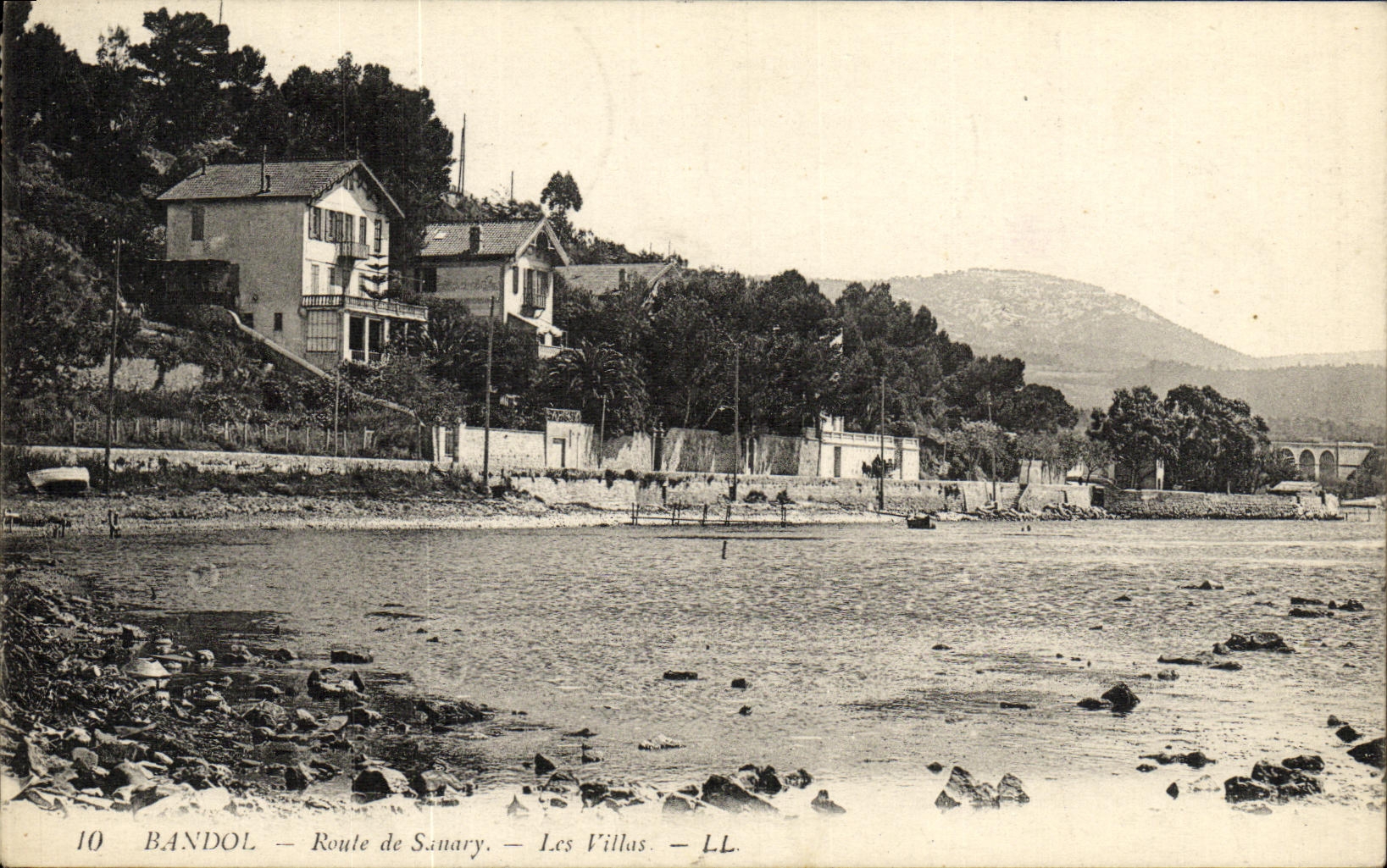 CPA Bandol Route de Sanary Les Villas