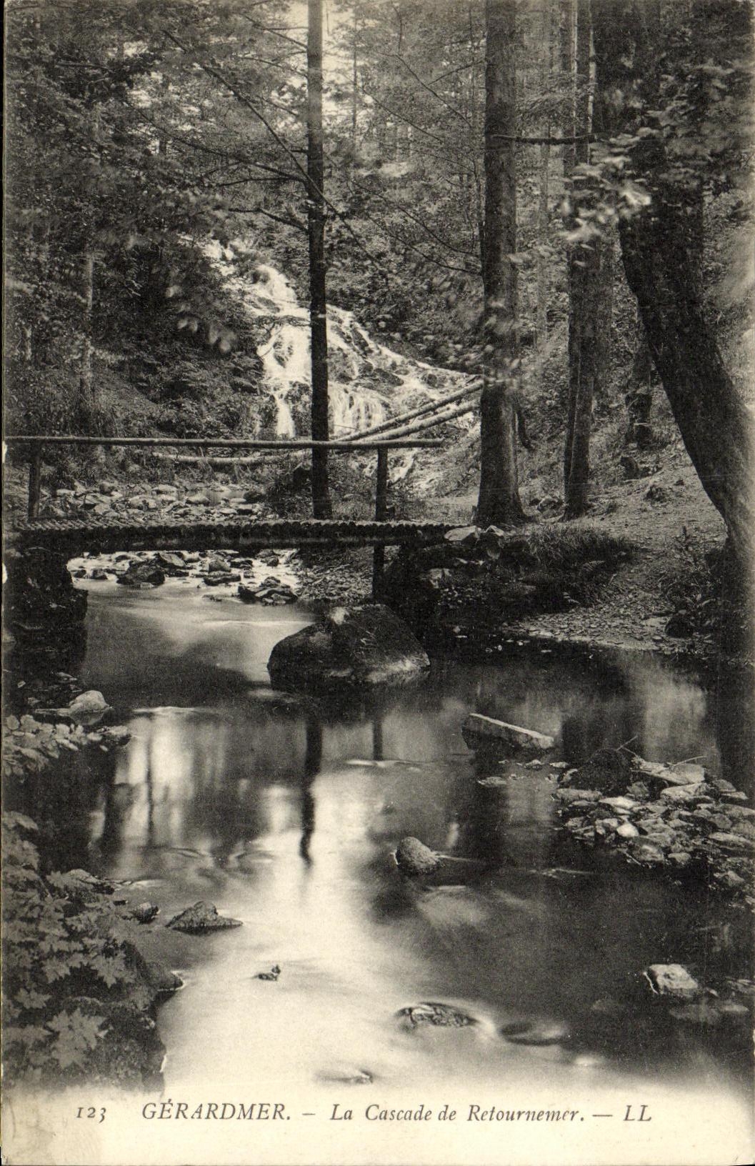 VINTAGE POSTCARD Gerardmer the Cascade of Retournemer