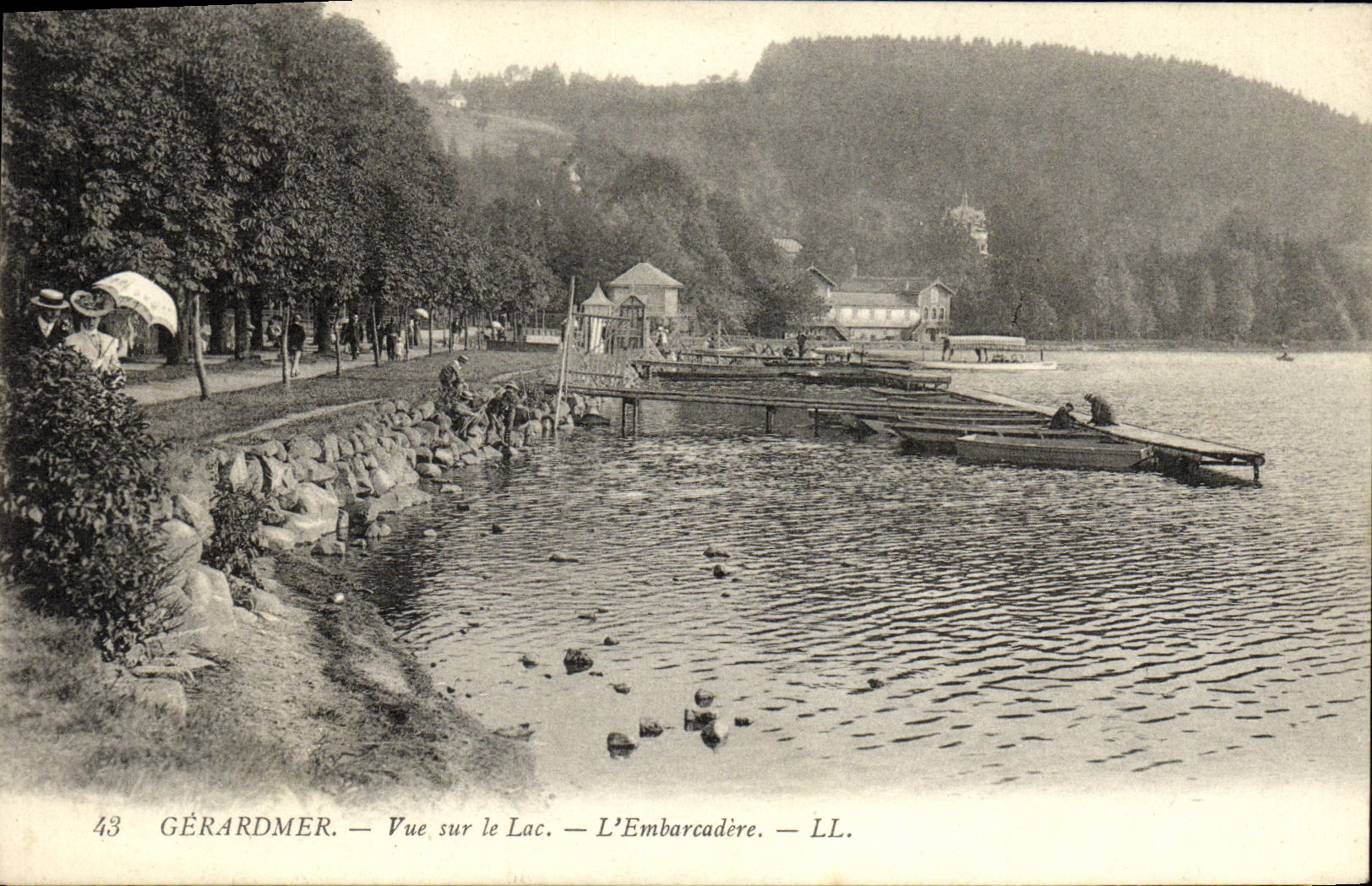 VINTAGE POSTCARD Gerardmer Seen on the Lake L Landing stage