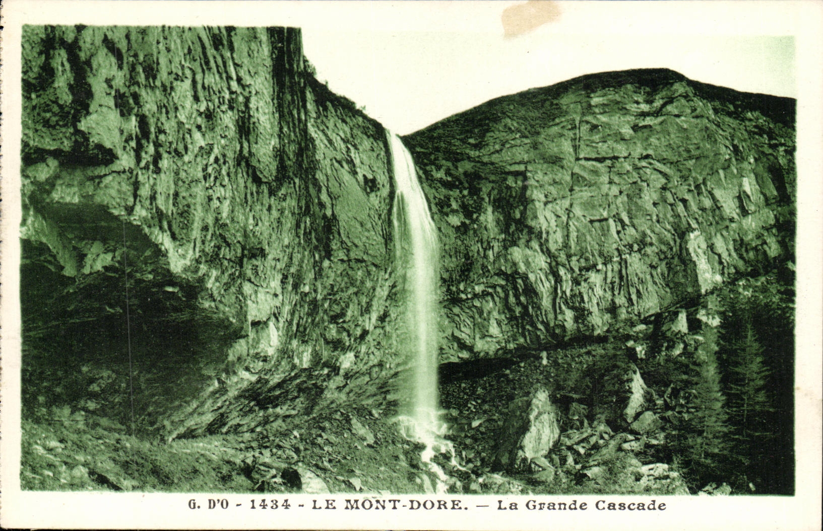 VINTAGE POSTCARD the Mount Gilds the Large Cascade