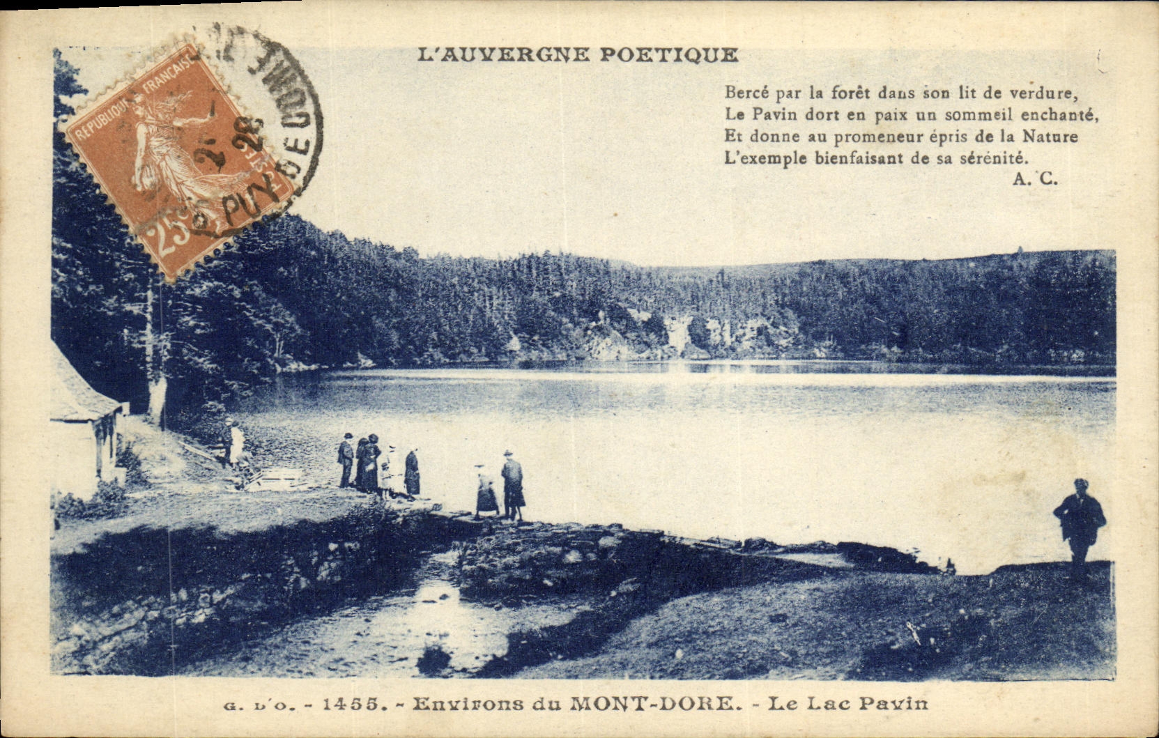 VINTAGE POSTCARD Environs Of the Mount Gilds the Lake Pavin