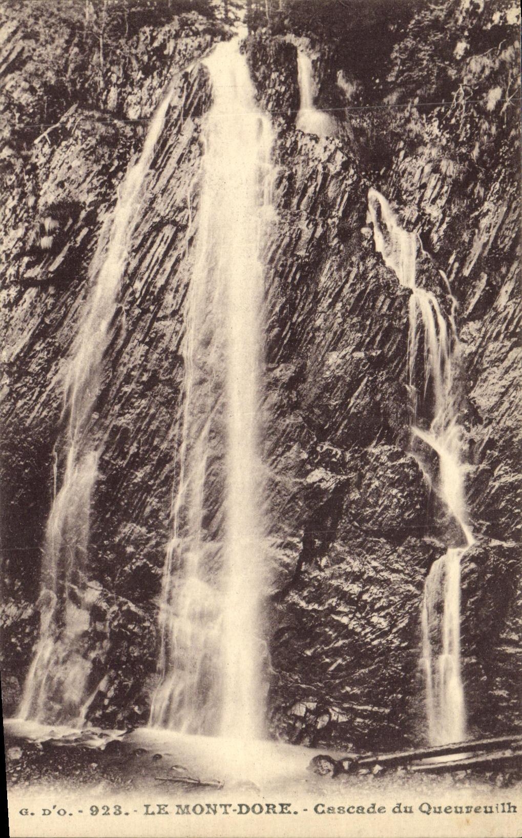 VINTAGE POSTCARD the Mount Gilds Cascade Of Queureuilh