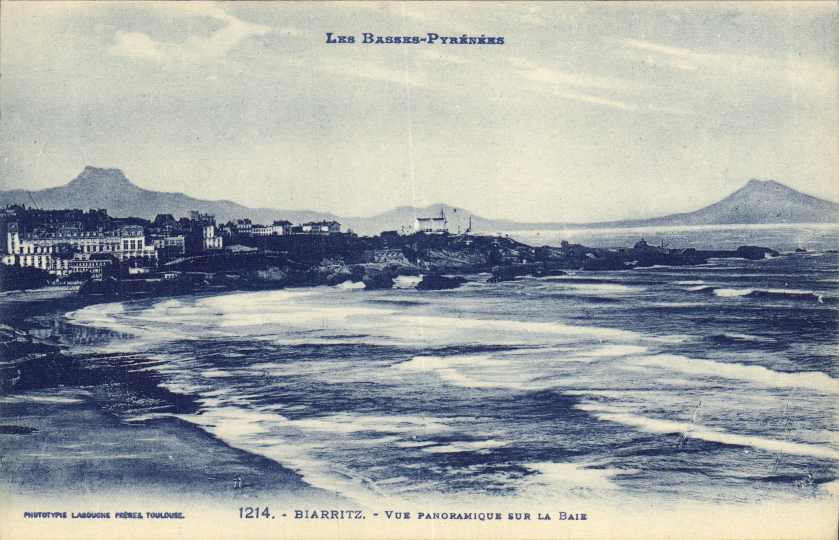 CPA Biarritz Vue Panoramique Sur La Baie