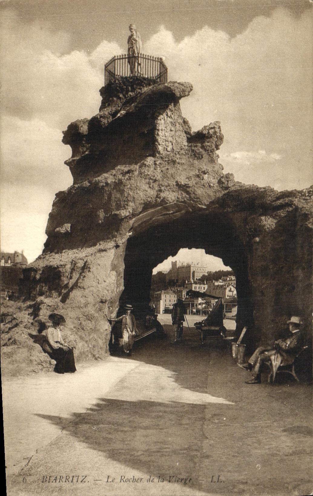 CPA Biarritz Le Rocher De La Vierge 