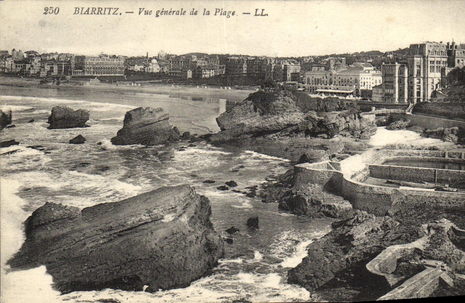 CPA Biarritz Vue Generale de la Plage